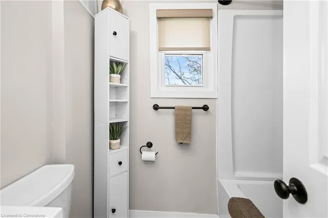 Additional property image - 305 East 24th St