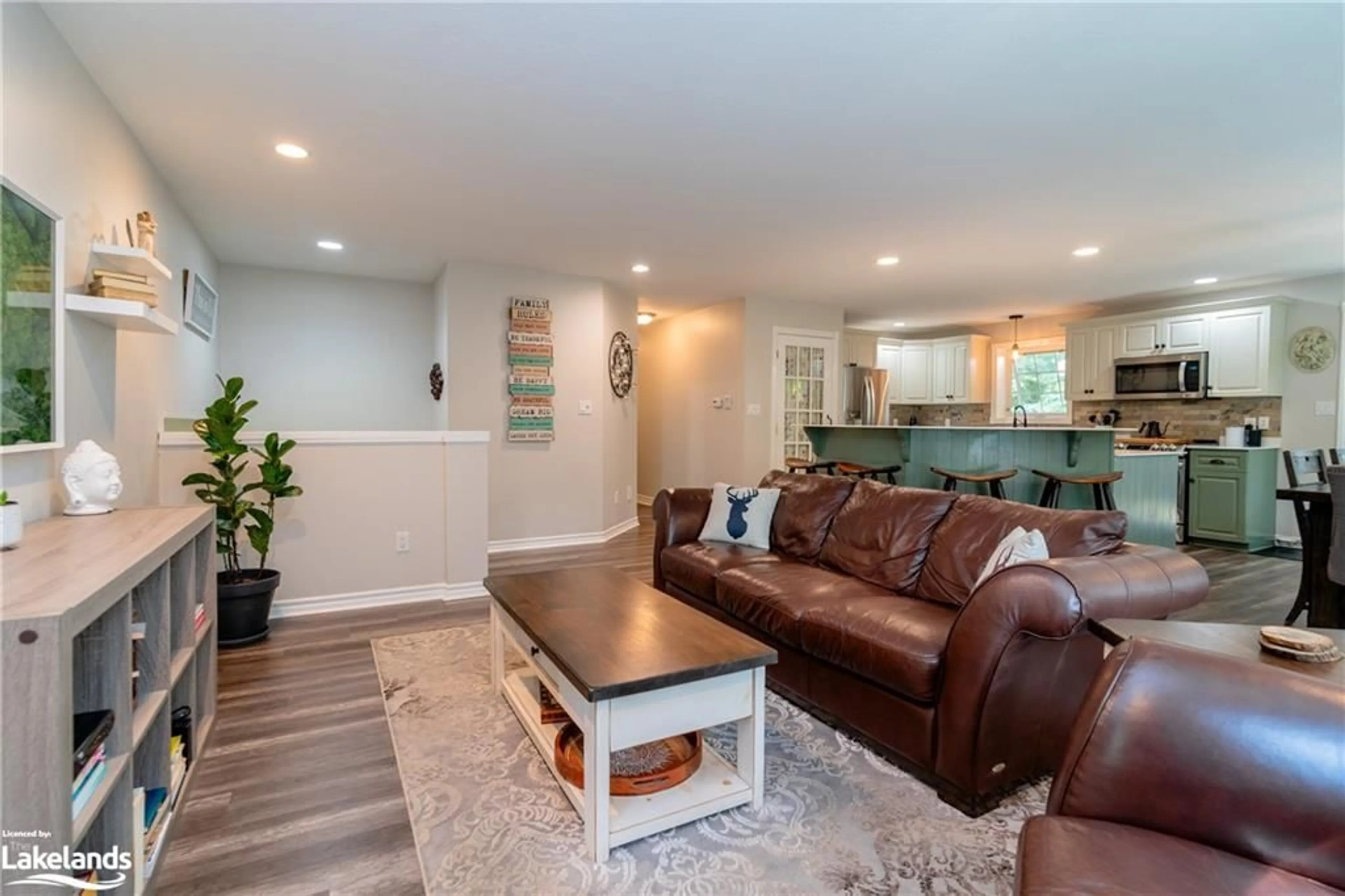 Living room, wood floors for 338 Williamsport Rd, Huntsville Ontario P1H 2J4