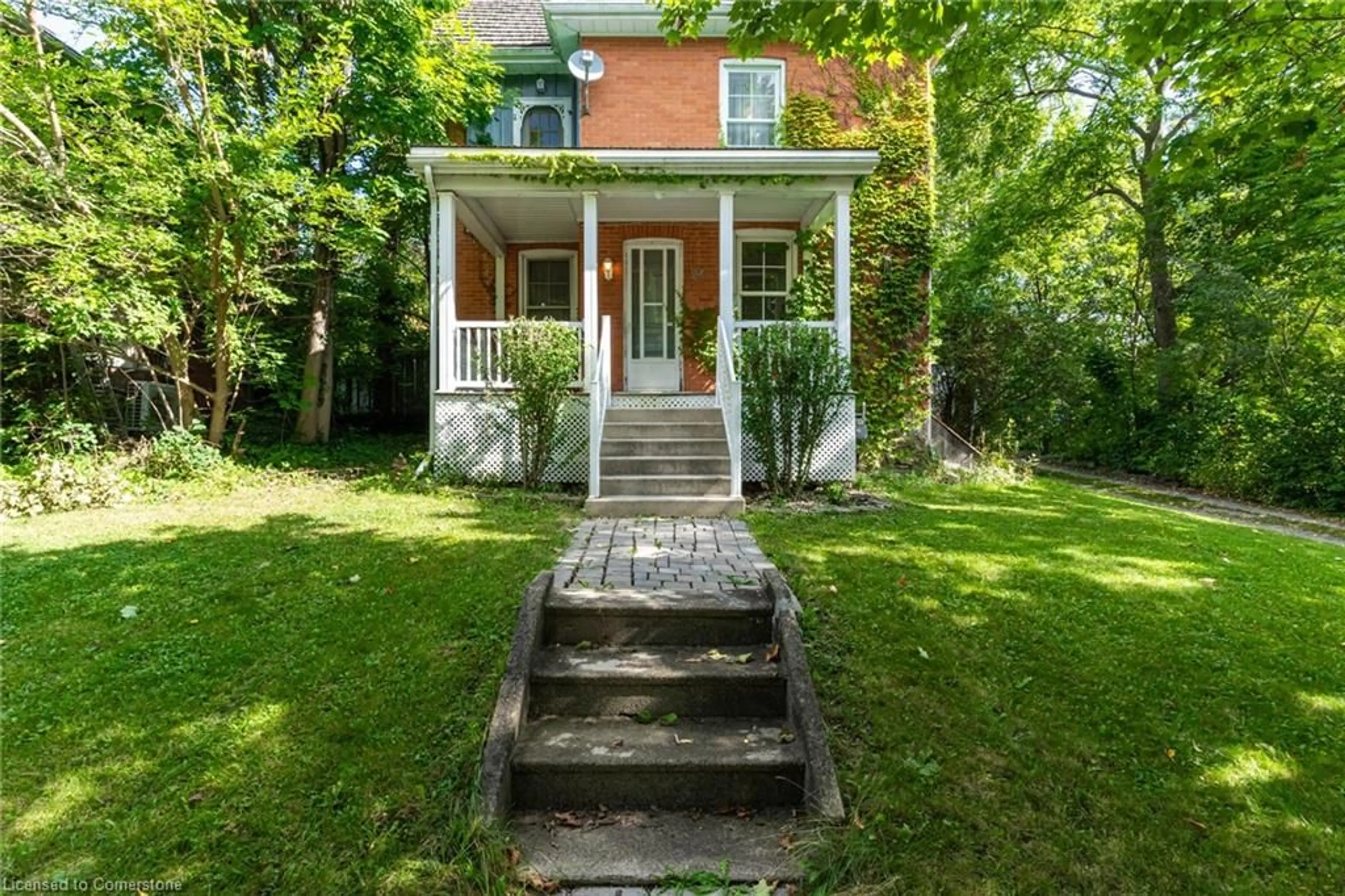 Frontside or backside of a home, cottage for 94 Sutherland St, Caledonia Ontario N3W 1B4