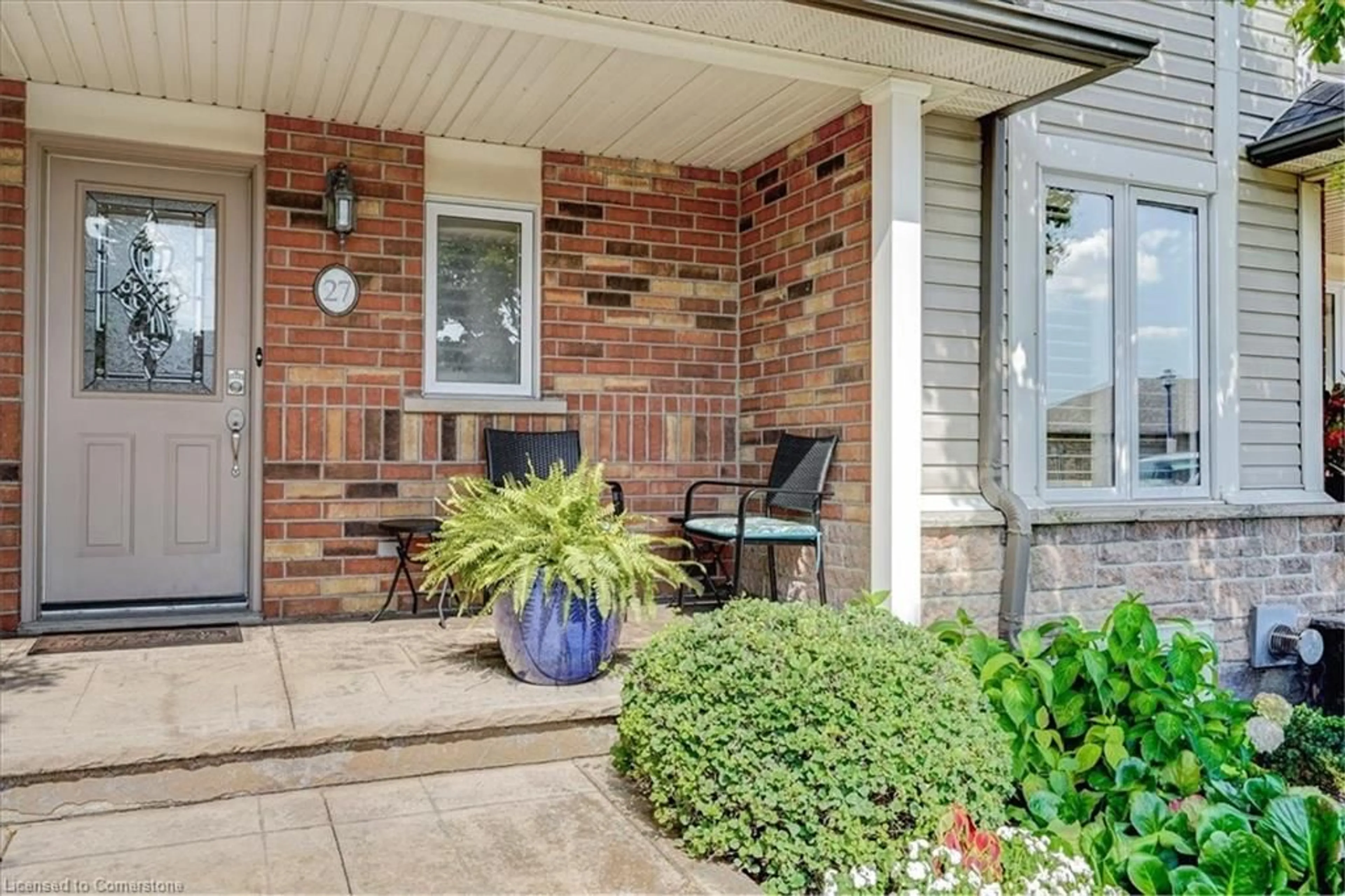 Indoor entryway, wood floors for 515 North Service Rd #27, Stoney Creek Ontario L8E 5X6