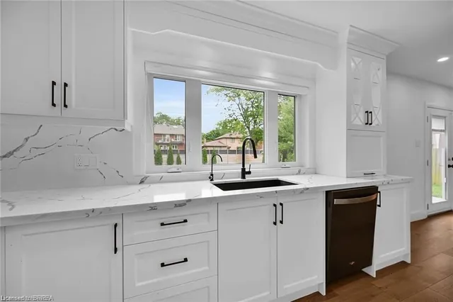 Additional property image - 396 Denlow Ave