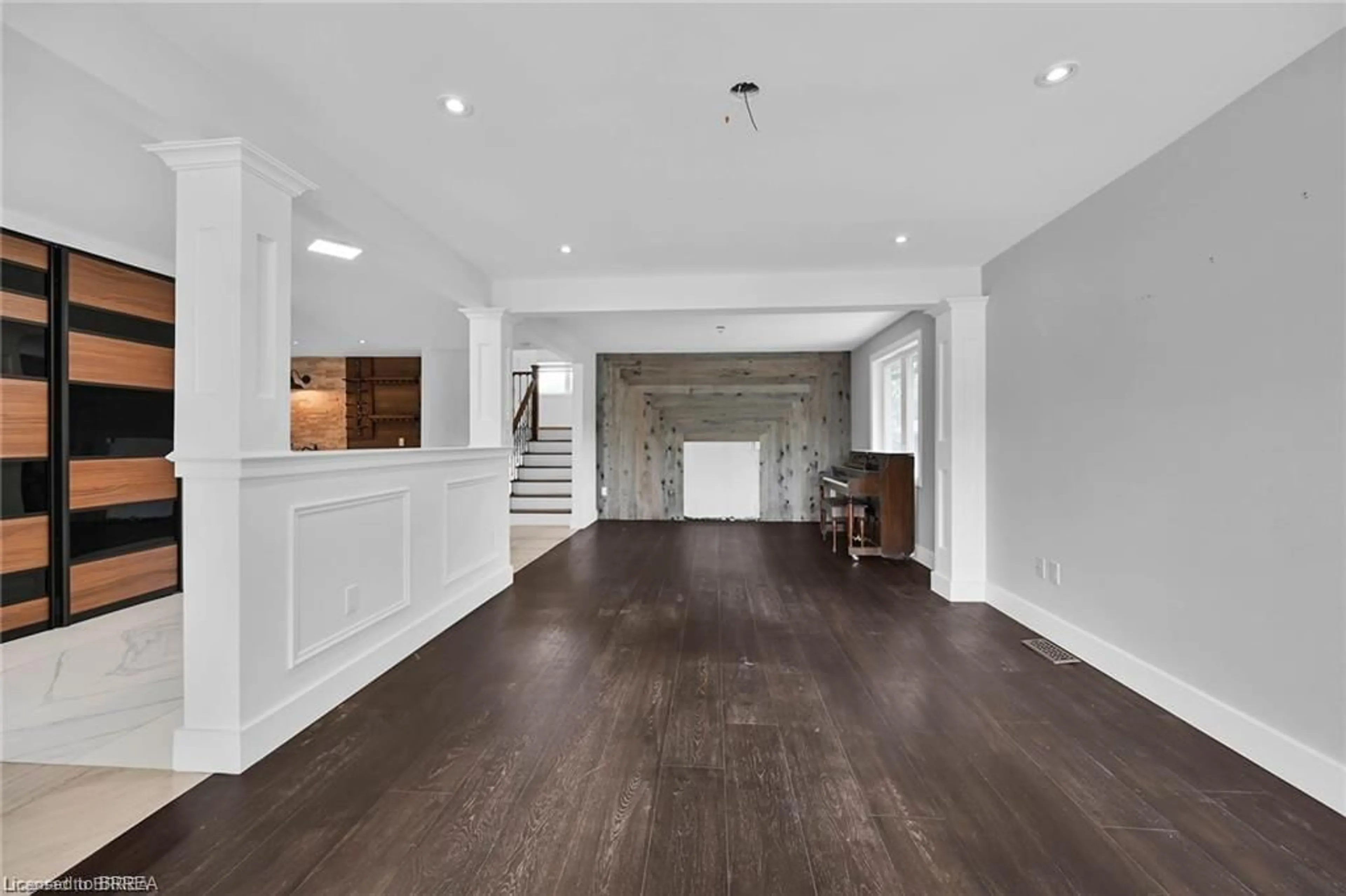 Indoor entryway, wood floors for 396 Denlow Ave, Hamilton Ontario L9C 6Z5