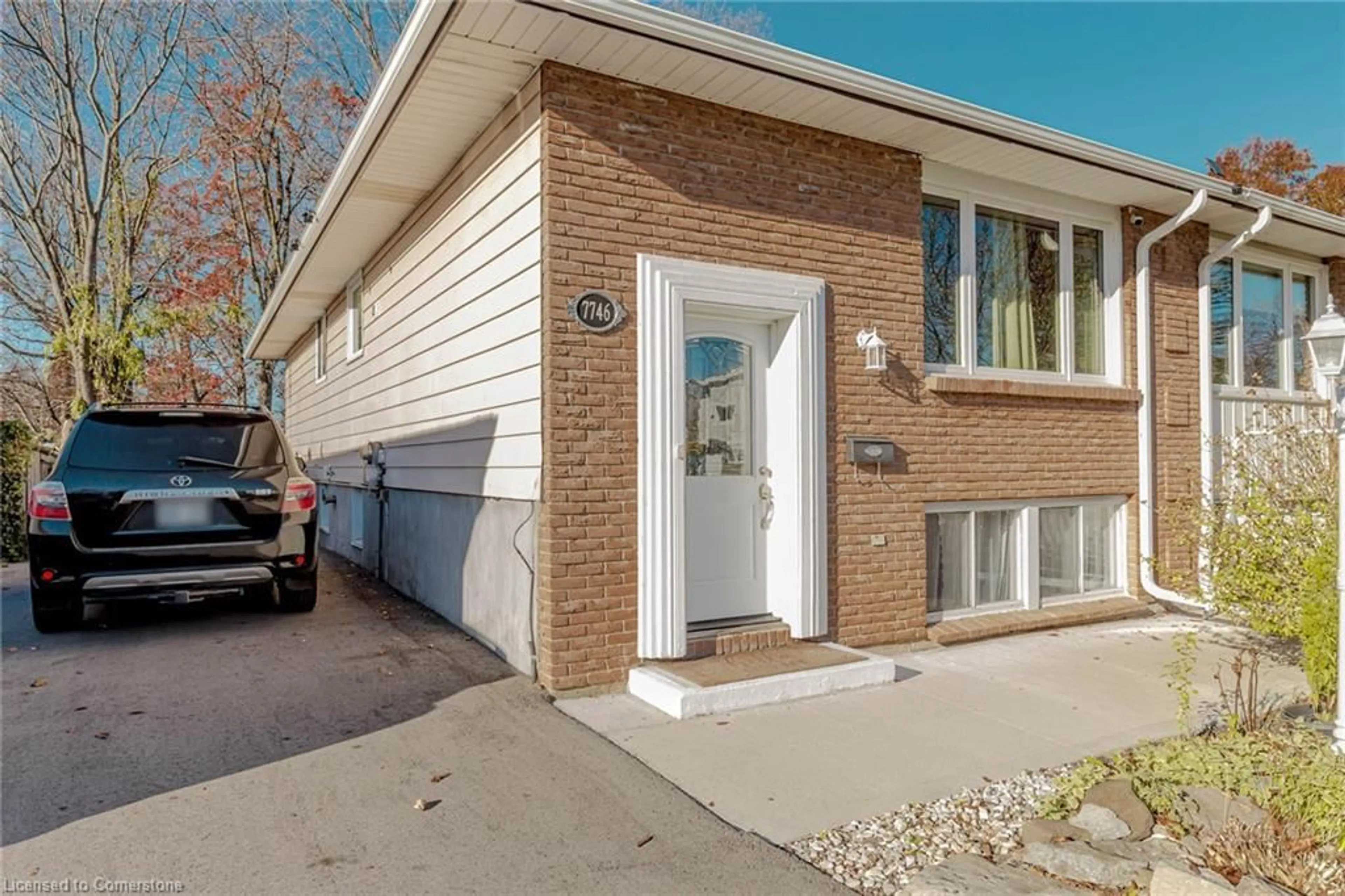 A pic from exterior of the house or condo, the street view for 7746 Jubilee Dr, Niagara Falls Ontario L2G 7J6