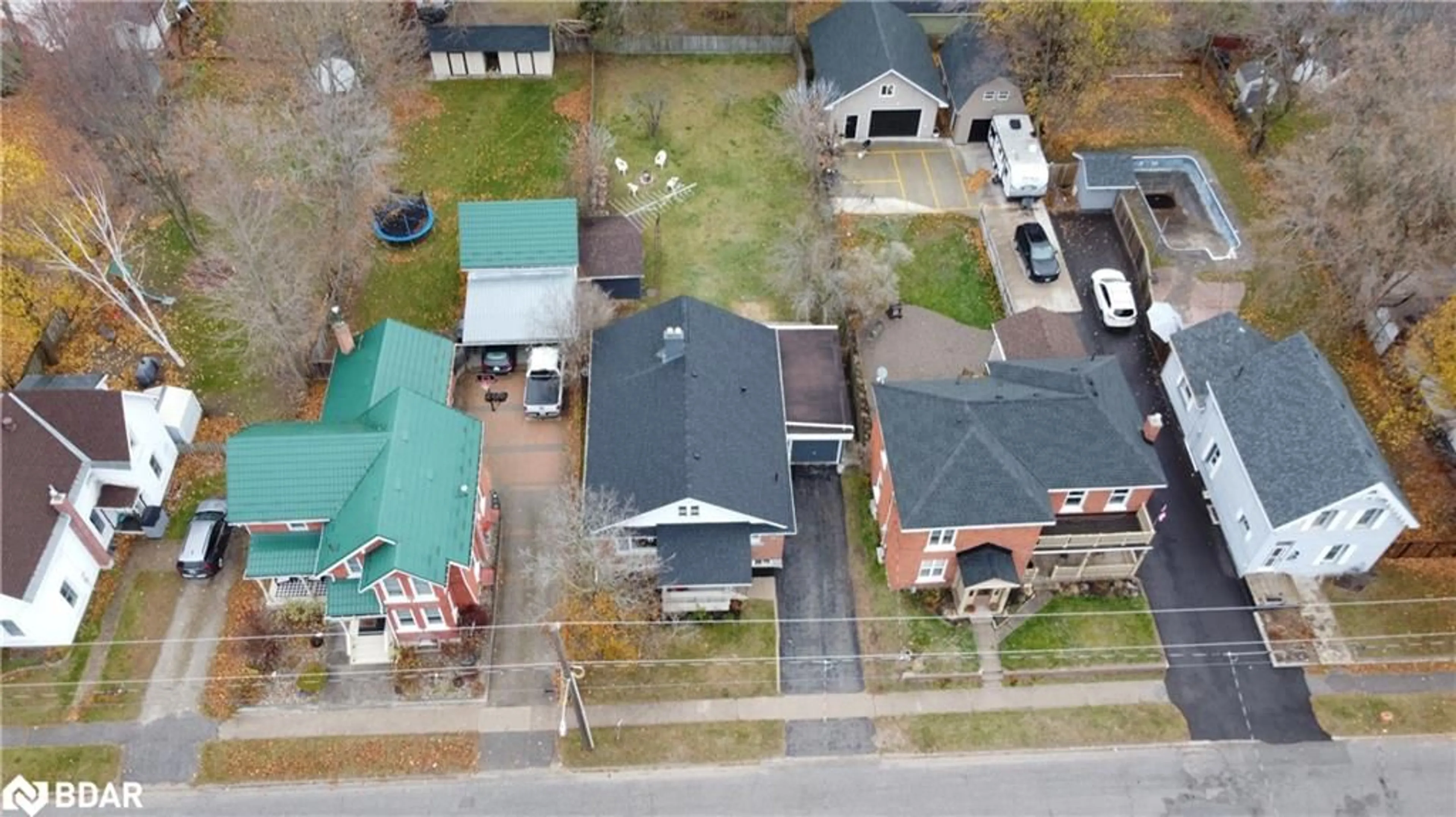 Frontside or backside of a home, the street view for 206 Mary St, Orillia Ontario L3V 3E6