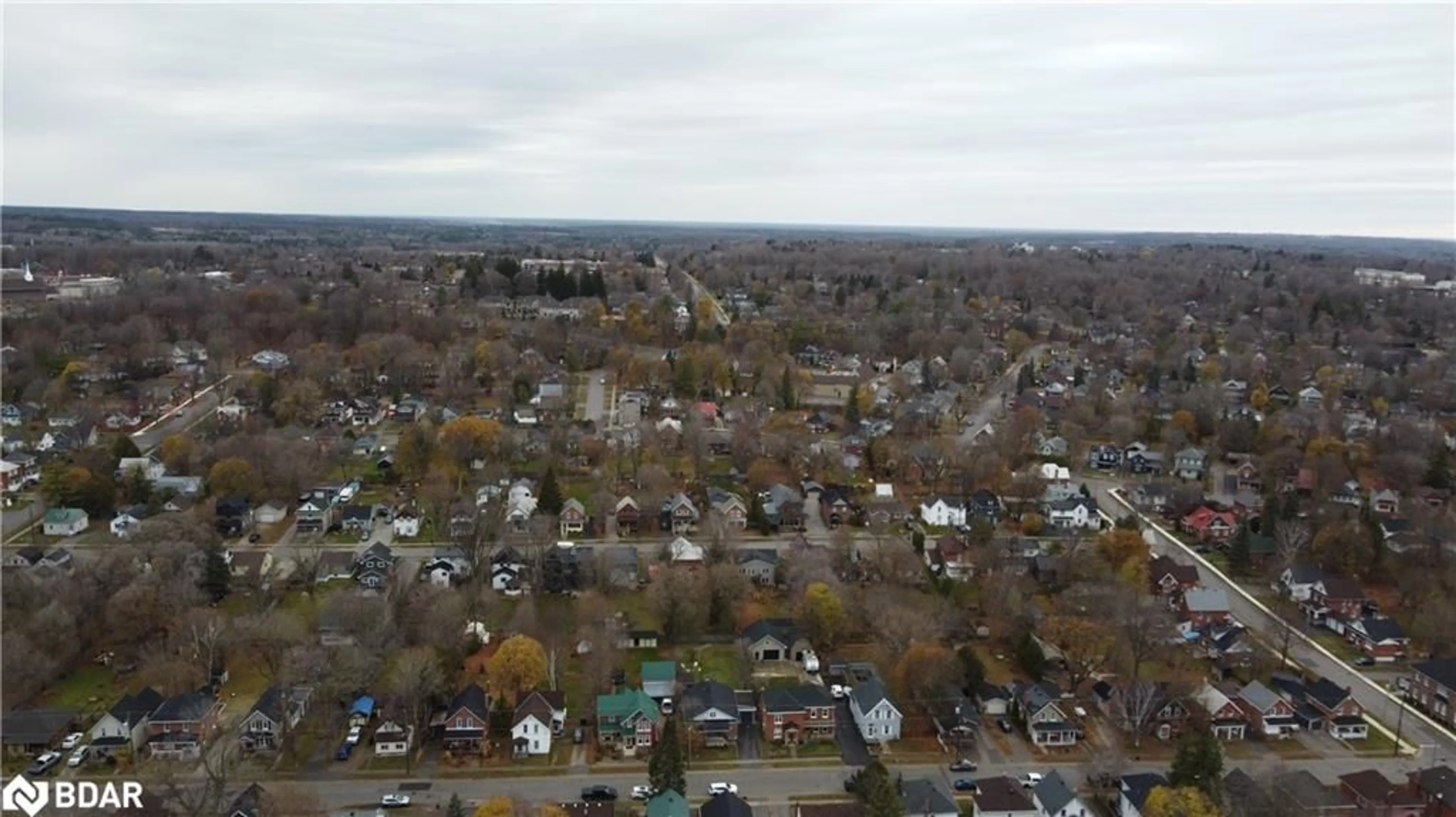 A pic from exterior of the house or condo, the street view for 206 Mary St, Orillia Ontario L3V 3E6
