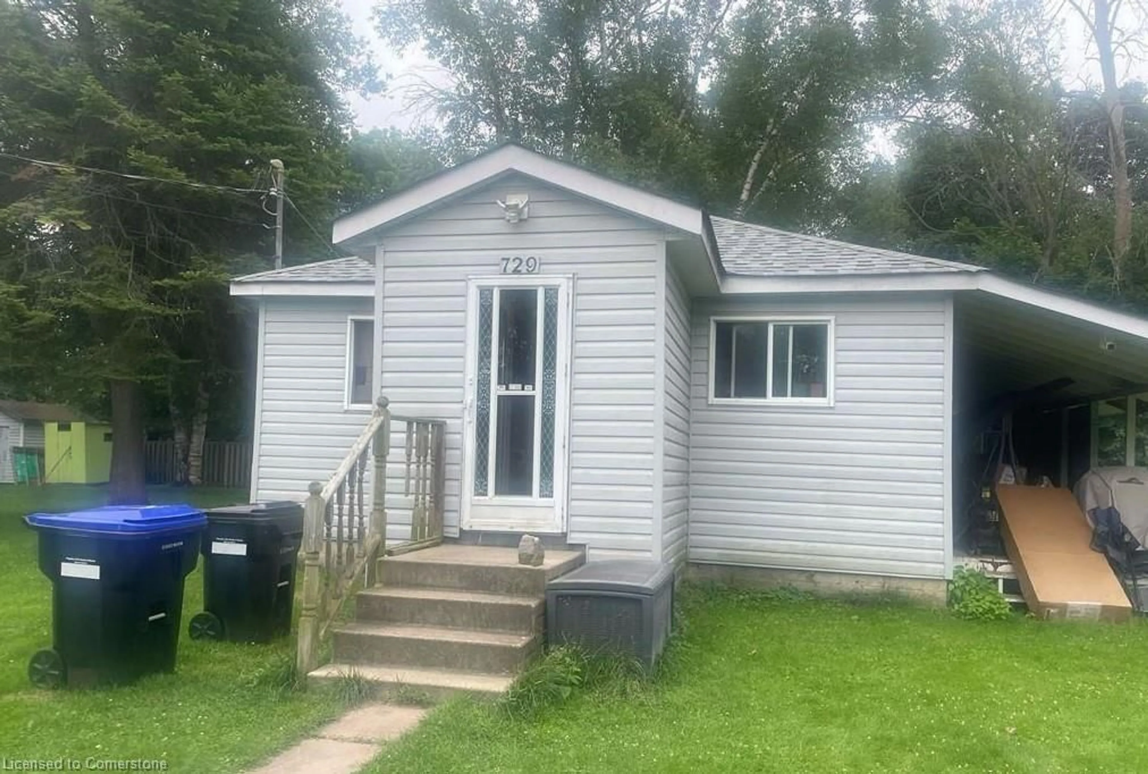 Shed for 729 James St, Innisfil Ontario L9S 2G6