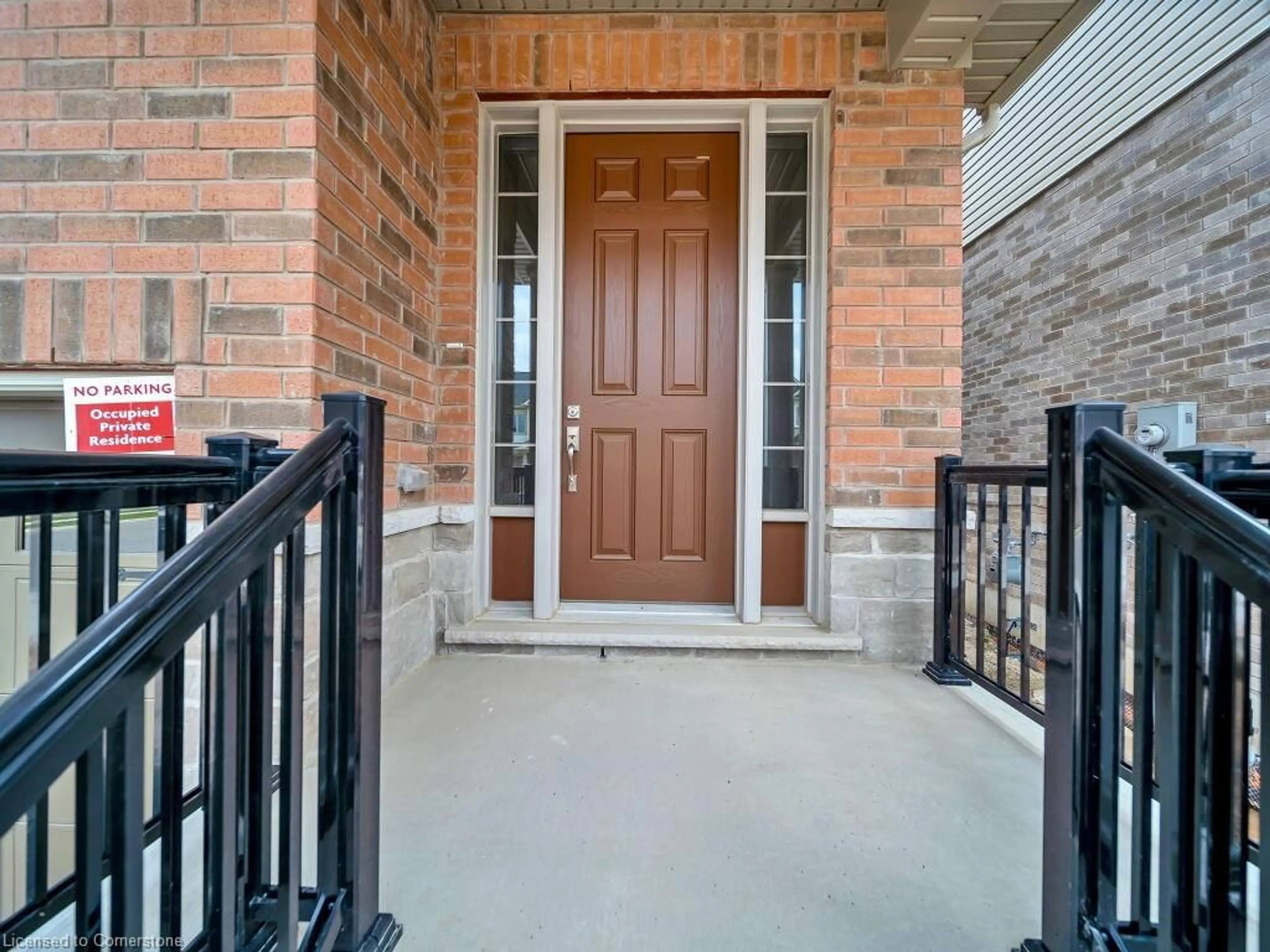 Indoor entryway, wood floors for 126 Broadacre Dr, Kitchener Ontario N2R 0S5