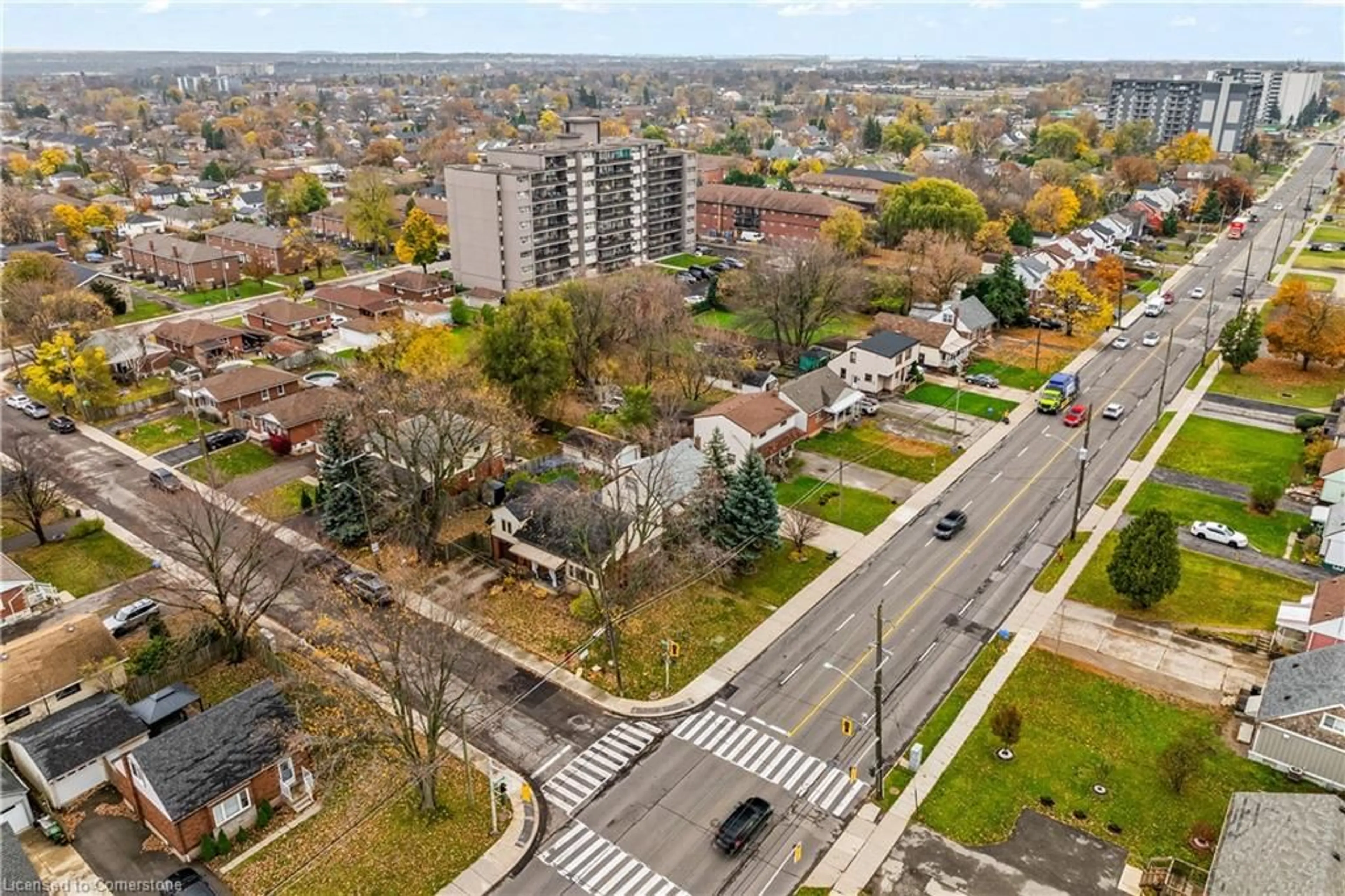 A pic from exterior of the house or condo, the street view for 688 Ninth Ave, Hamilton Ontario L8T 1Z9