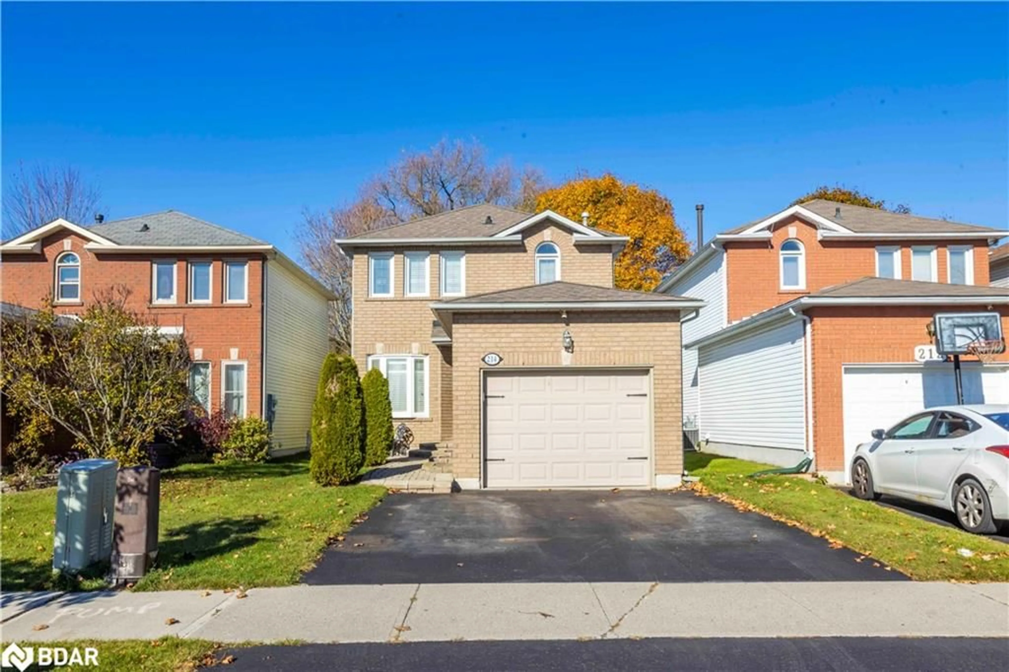 Frontside or backside of a home, the street view for 214 Sutherland Cres, Cobourg Ontario K9A 5L3