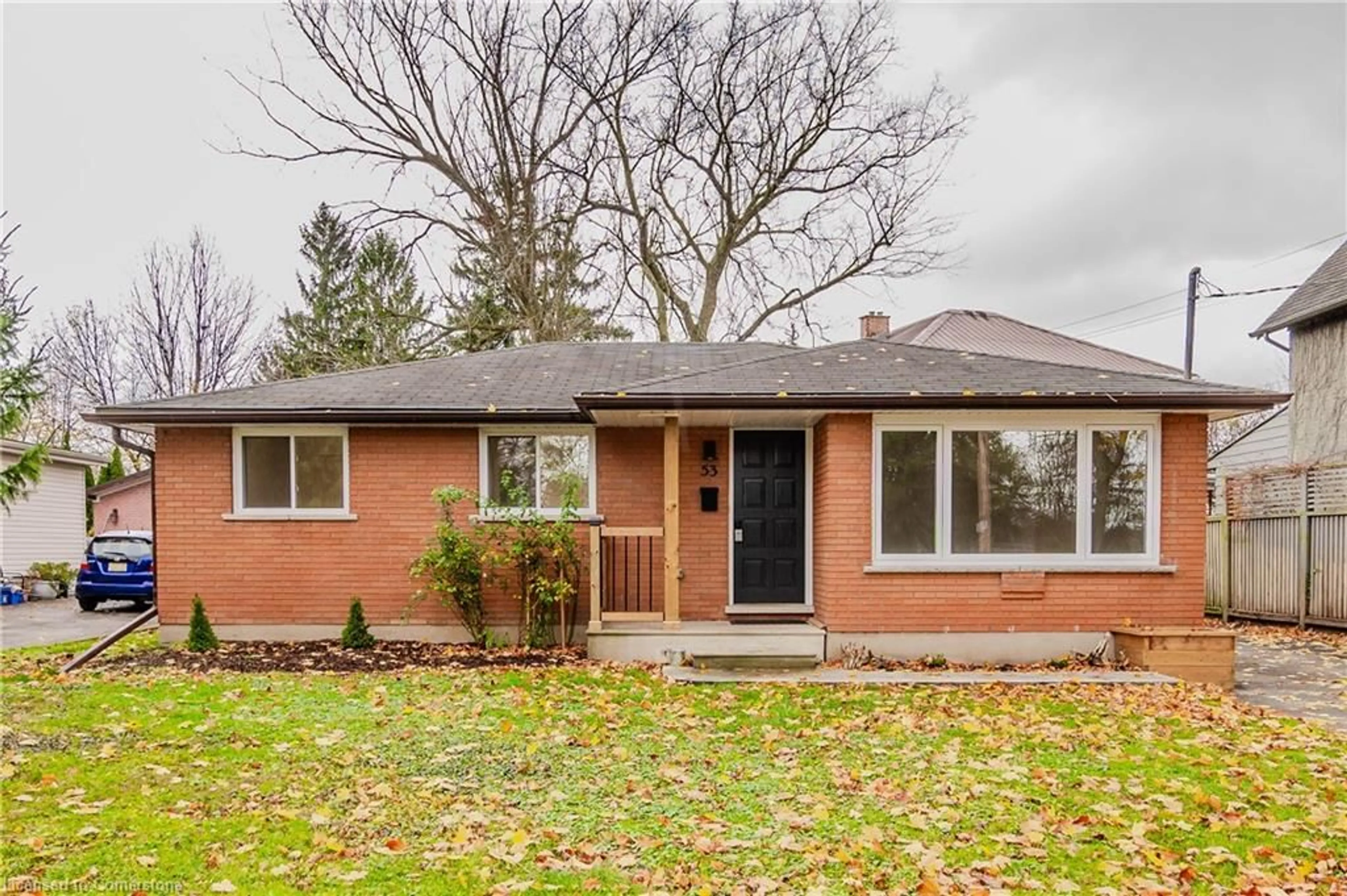 Home with brick exterior material for 53 Oak St, Cambridge Ontario N1R 4L1