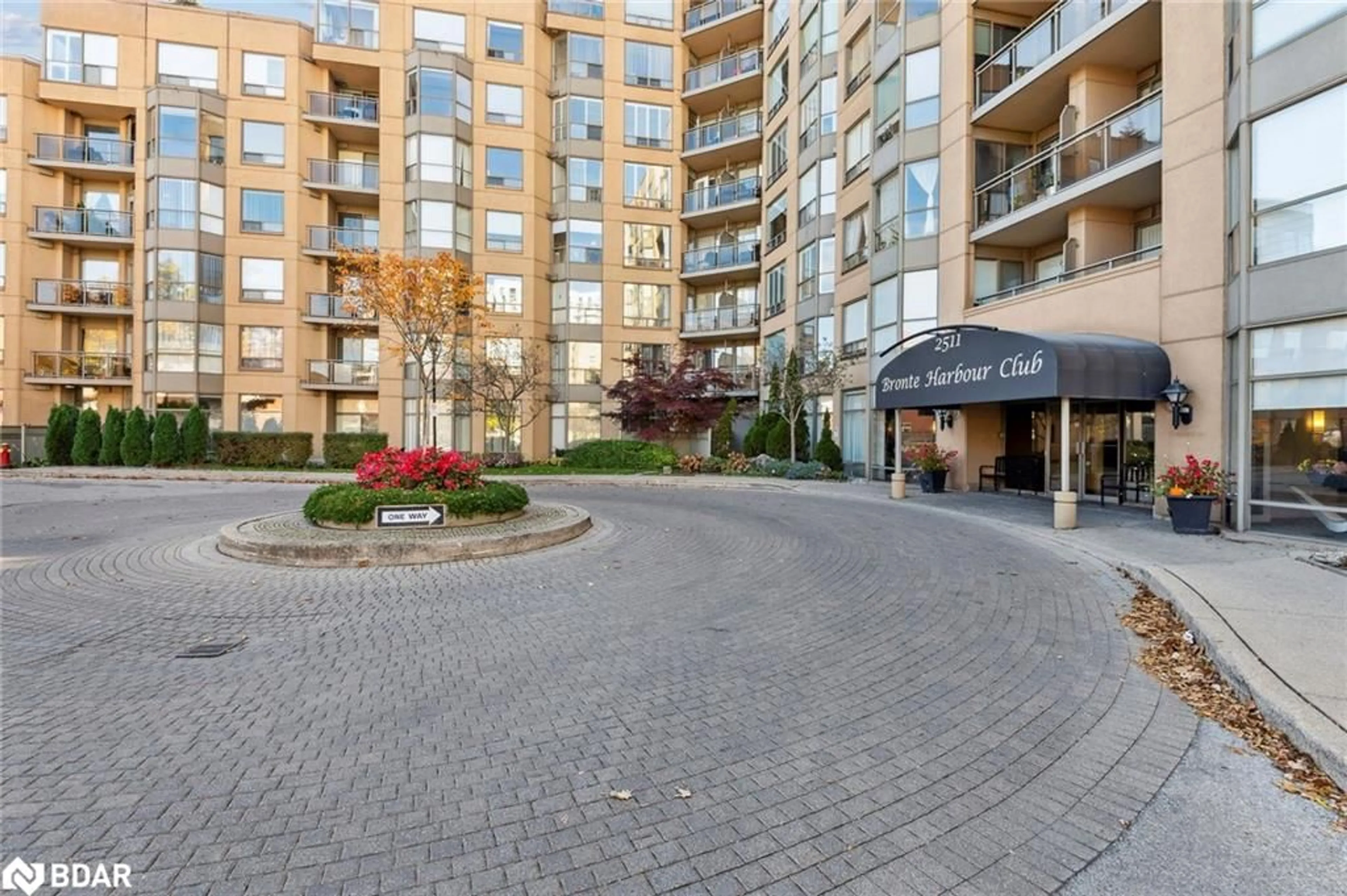 Unknown for 2511 Lakeshore Rd #606, Oakville Ontario L6L 6L9