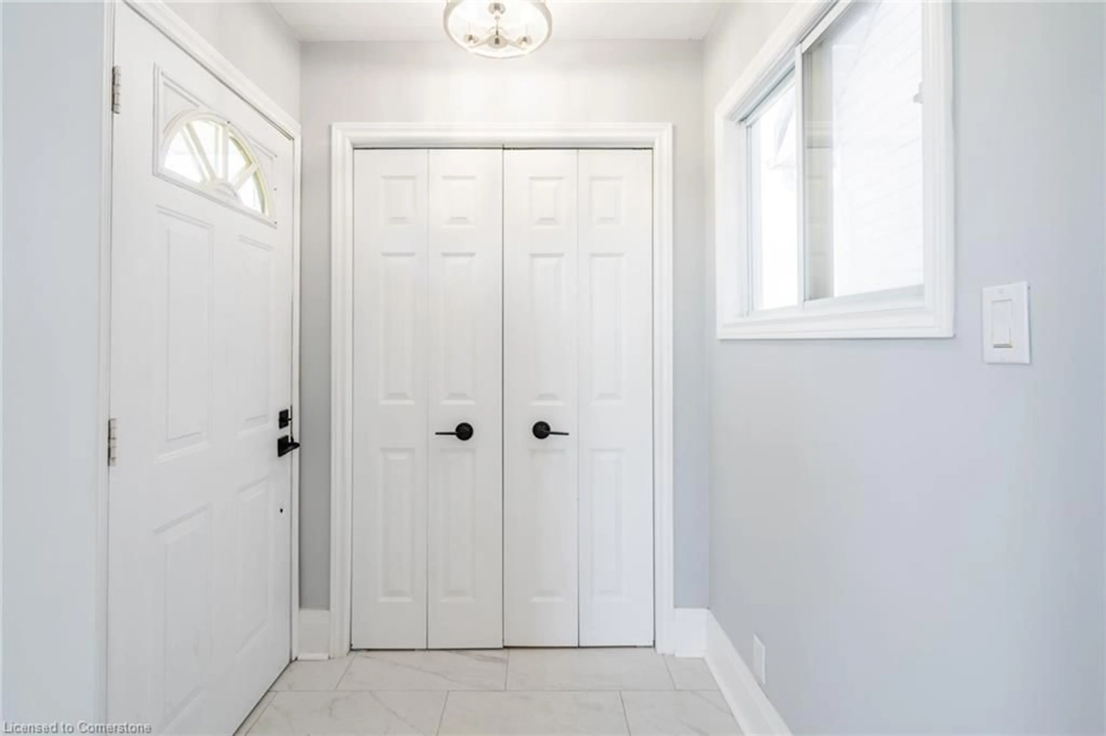 Indoor entryway, wood floors for 728 Gorham Rd, Ridgeway Ontario L0S 1N0