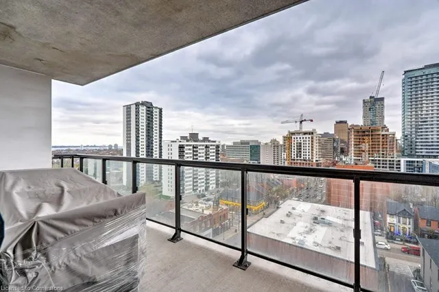 Additional property image - 15 Queen St Unit 812