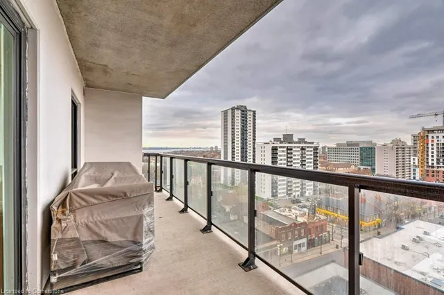 Additional property image - 15 Queen St Unit 812