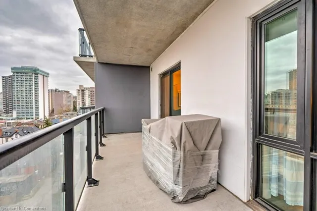 Additional property image - 15 Queen St Unit 812