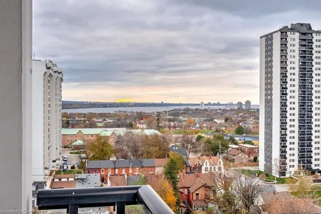 Additional property image - 15 Queen St Unit 812