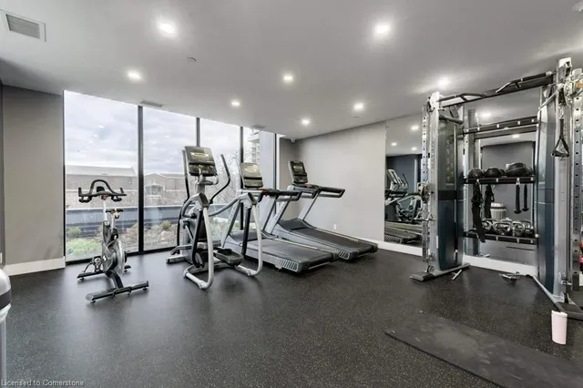 Additional property image - 15 Queen St Unit 812