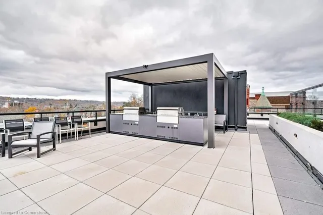 Additional property image - 15 Queen St Unit 812