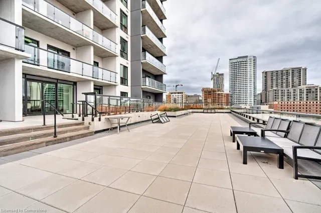 Additional property image - 15 Queen St Unit 812