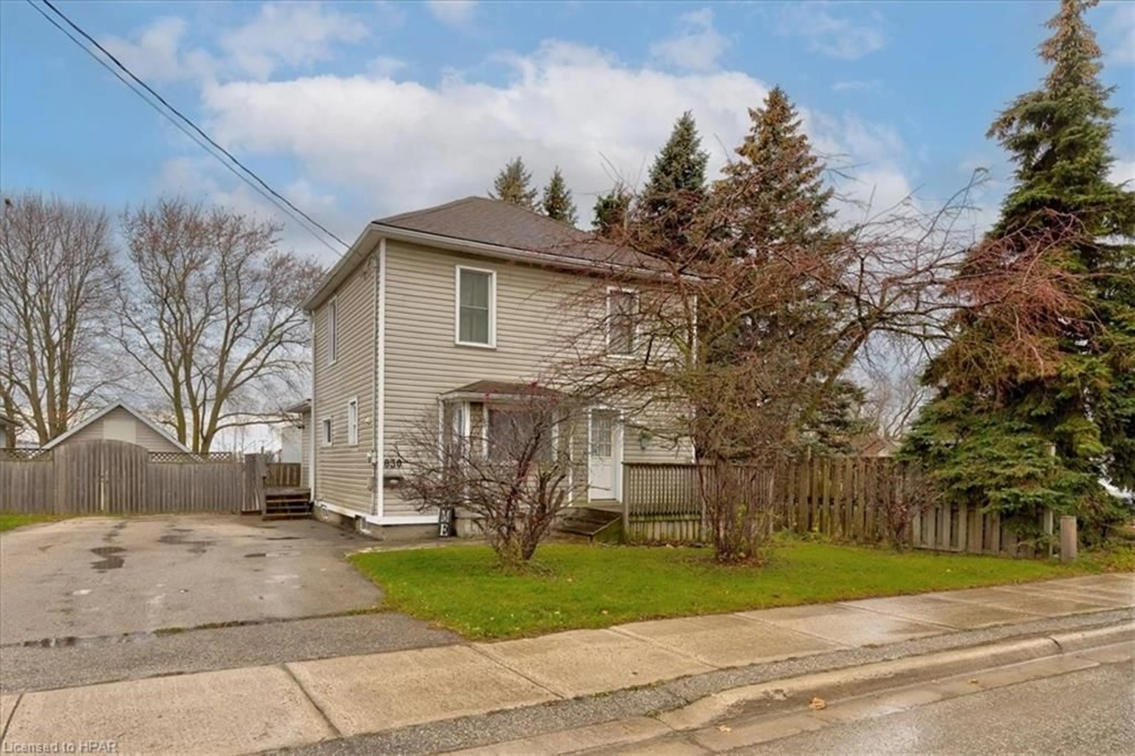 Frontside or backside of a home, the street view for 830 Elma St, Listowel Ontario N4W 1W9