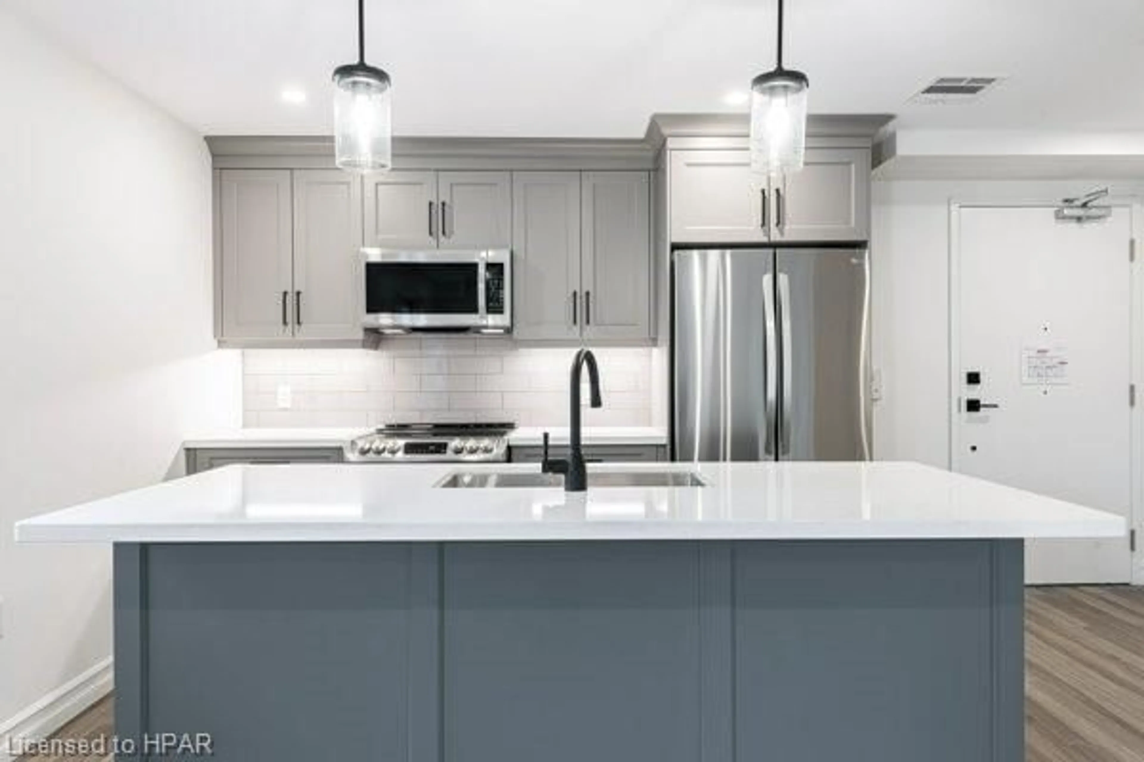 Open concept kitchen for 100 Gordon St #101, Stratford Ontario N5A 7T8