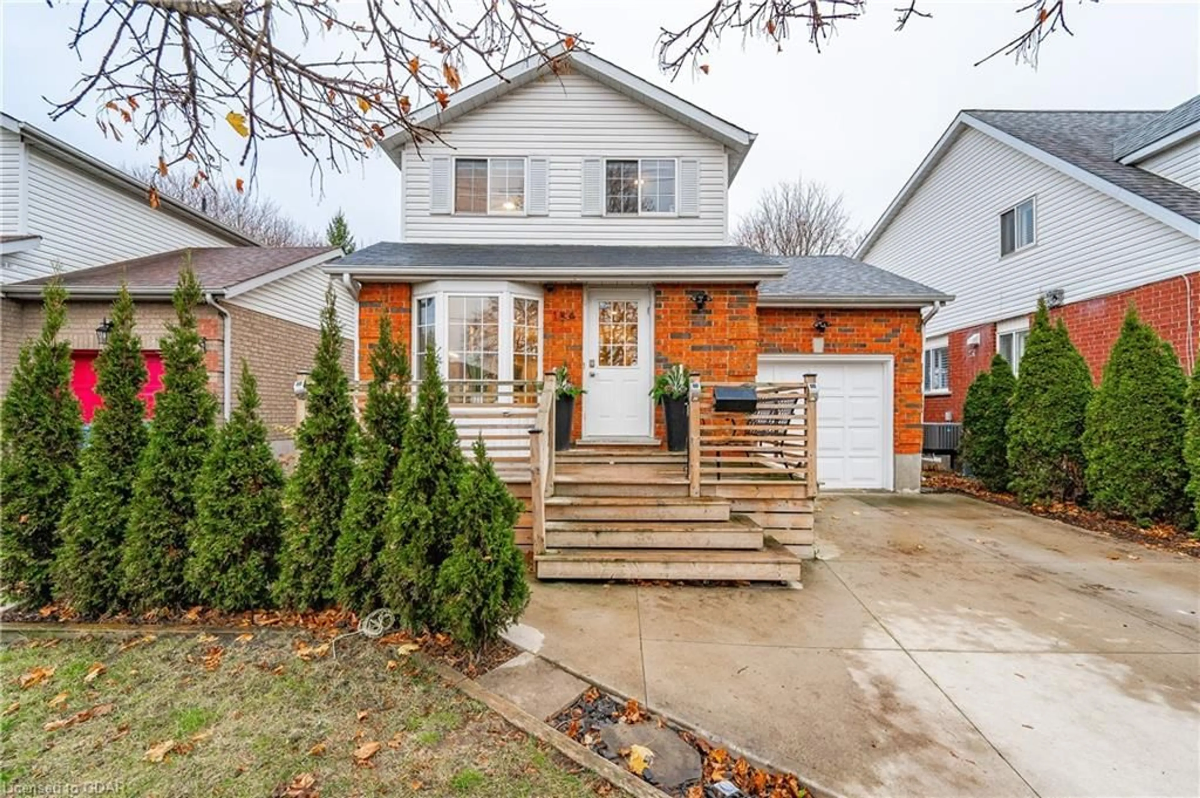 Frontside or backside of a home, cottage for 184 Dufferin St St, Guelph Ontario N1H 4B4