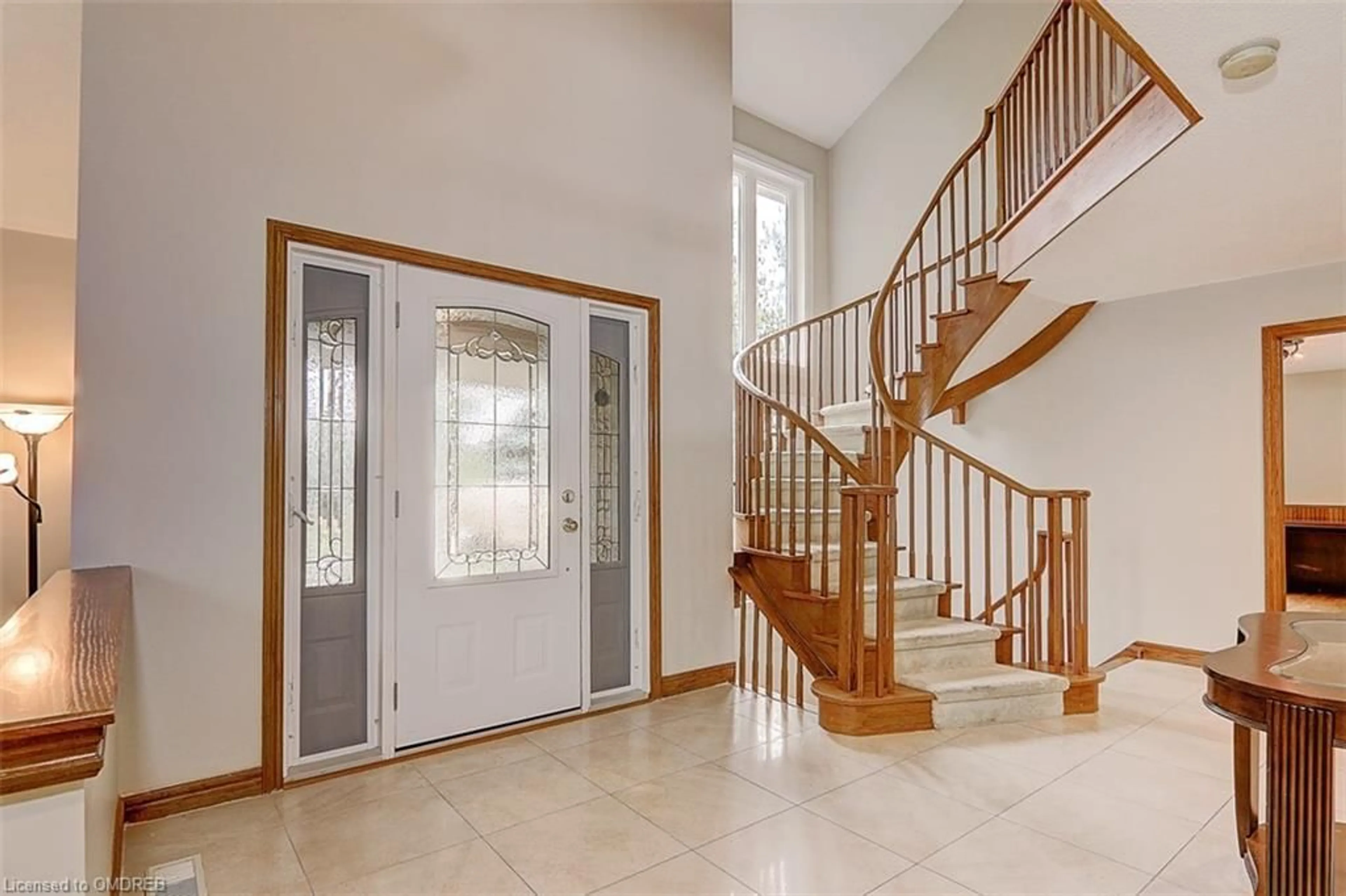 Indoor foyer, wood floors for 8 Bristol Sands Cres, Uxbridge Ontario L4A 7X4