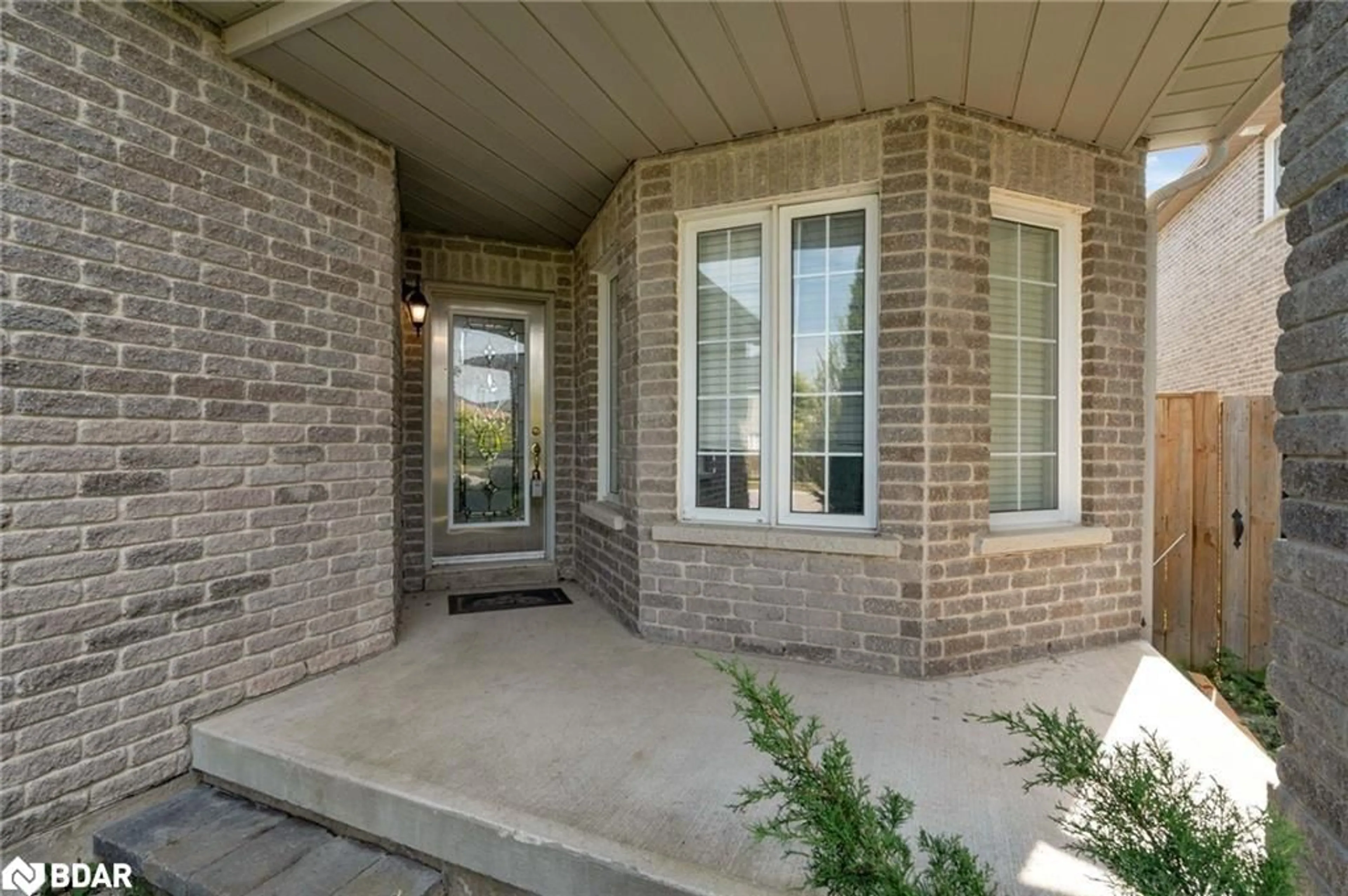 Home with brick exterior material for 1951 Swan St, Innisfil Ontario L9S 0B4