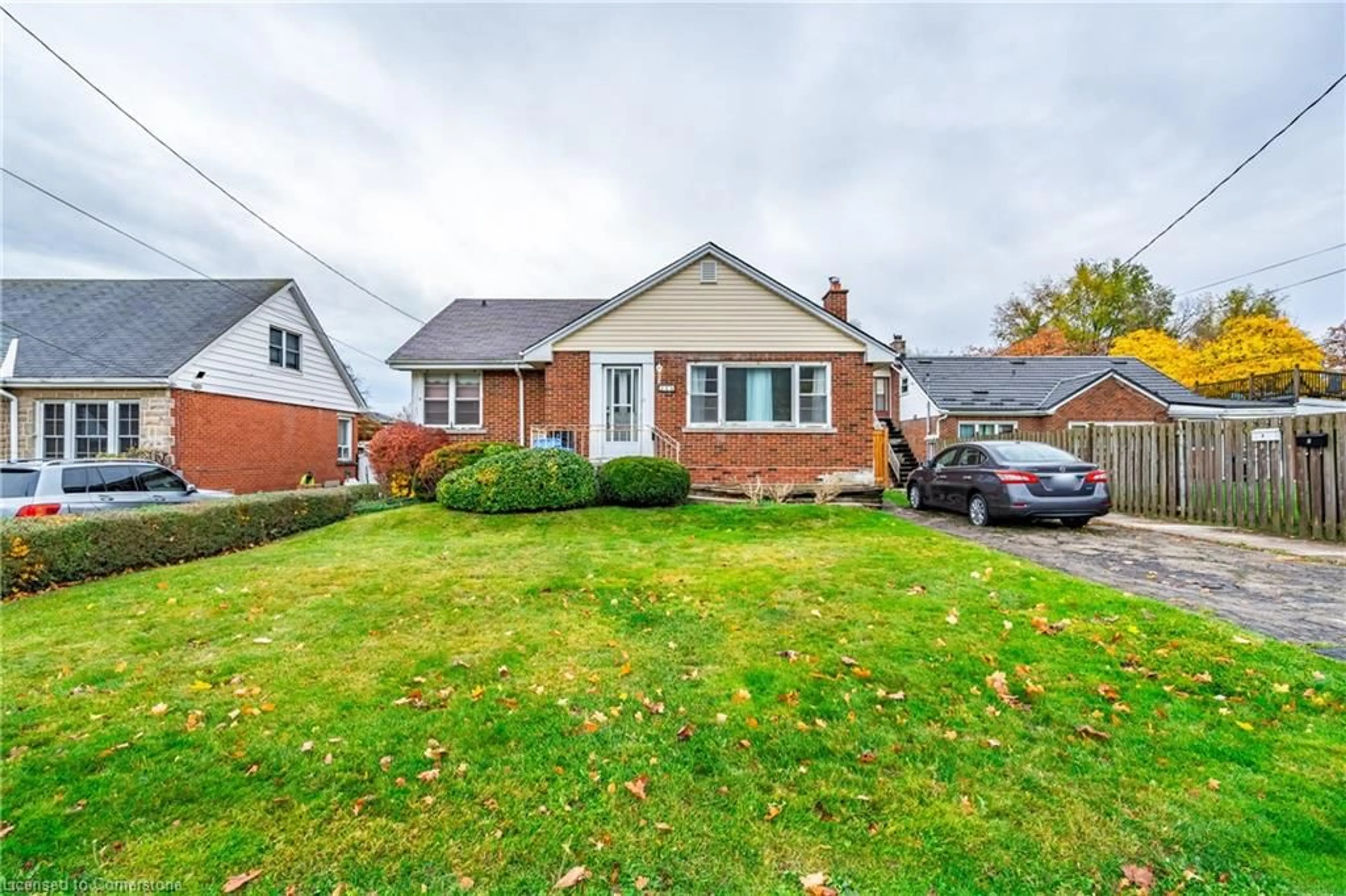 Frontside or backside of a home, cottage for 355 Rosedale Ave, Hamilton Ontario L8K 4N9