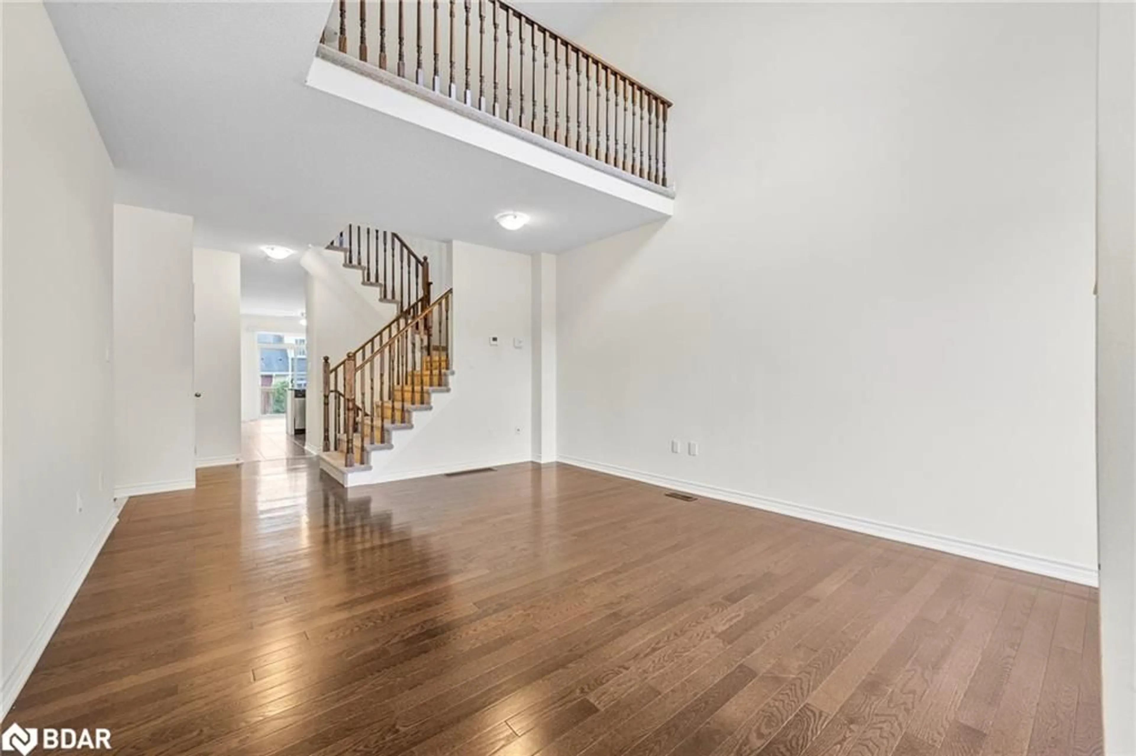 Indoor foyer, wood floors for 13 Appalachian Trail, Wasaga Beach Ontario L9Z 0G3