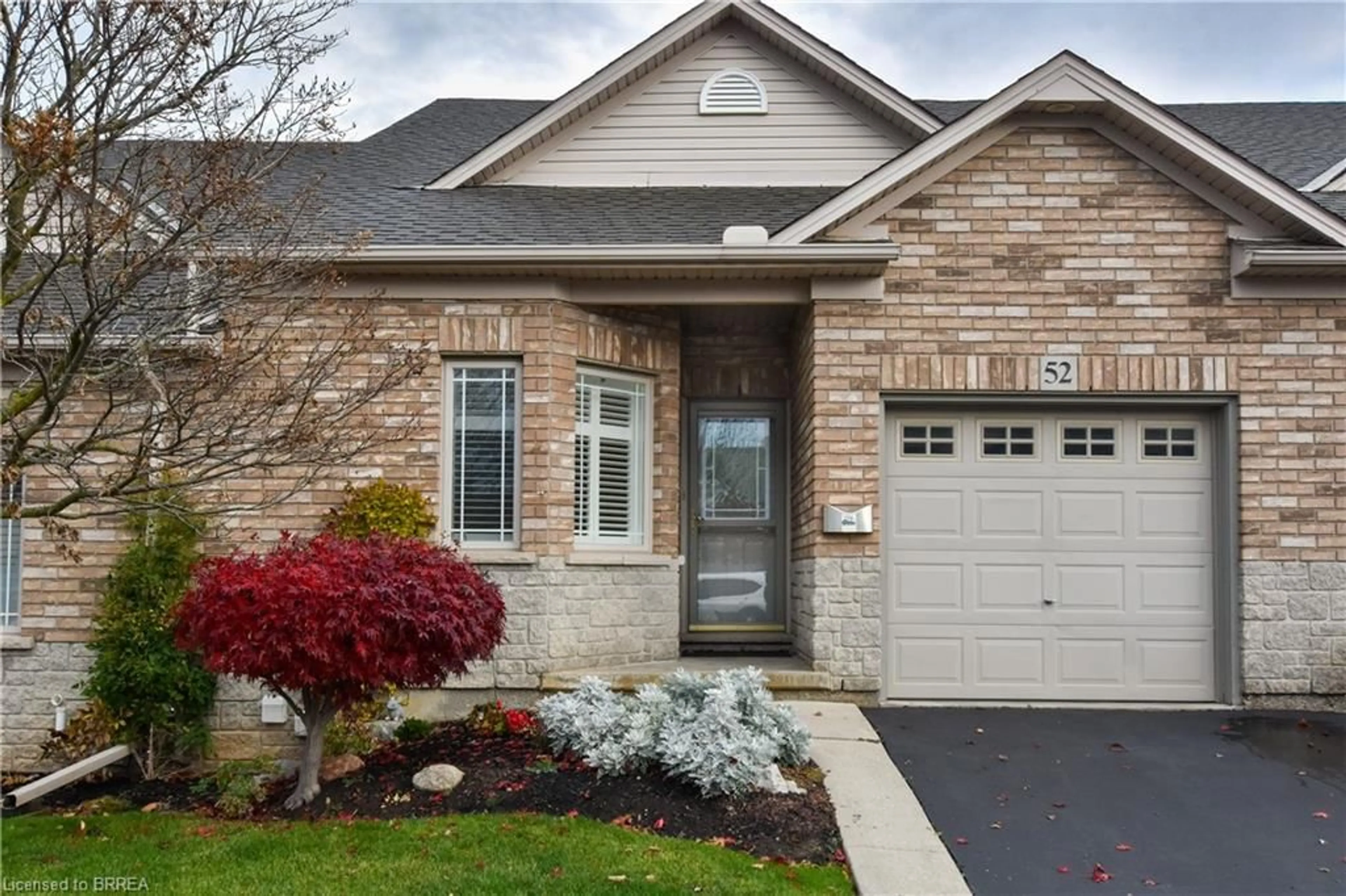 Home with brick exterior material for 10 Cobblestone Dr #52, Paris Ontario N3L 4G1