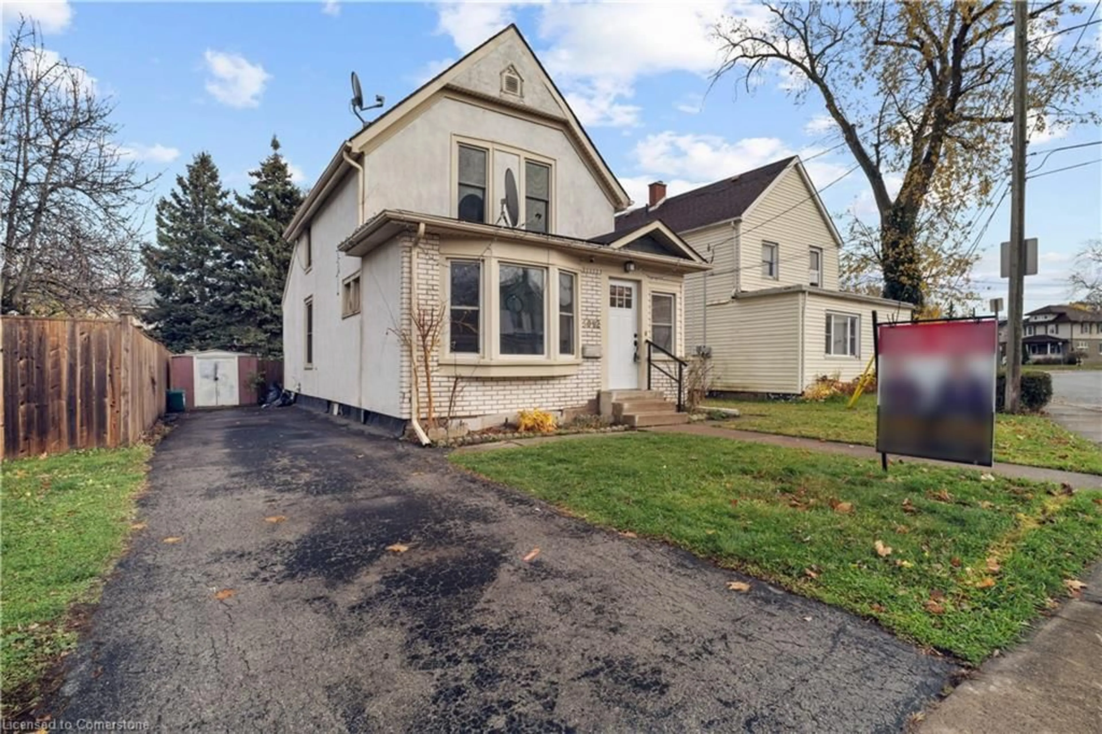 Frontside or backside of a home, the street view for 5082 St. Lawrence Ave, Niagara Falls Ontario L2E 3Y8