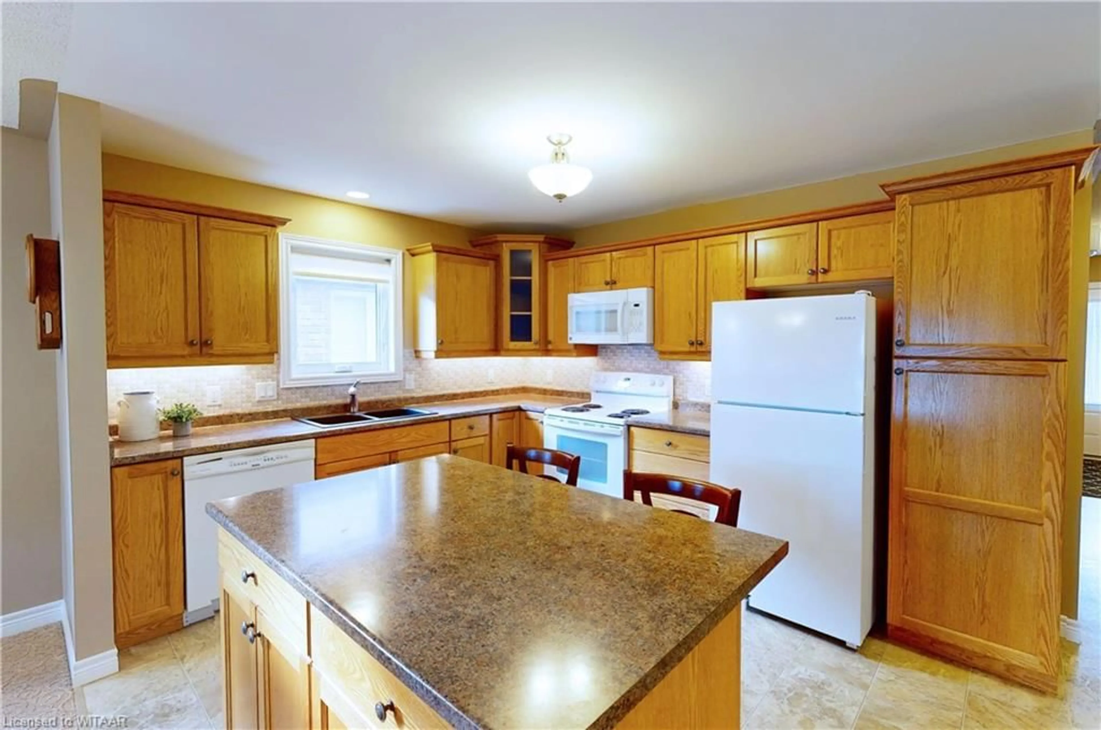 Standard kitchen, wood floors, cottage for 23 Hogarth Dr, Tillsonburg Ontario N4G 0C2