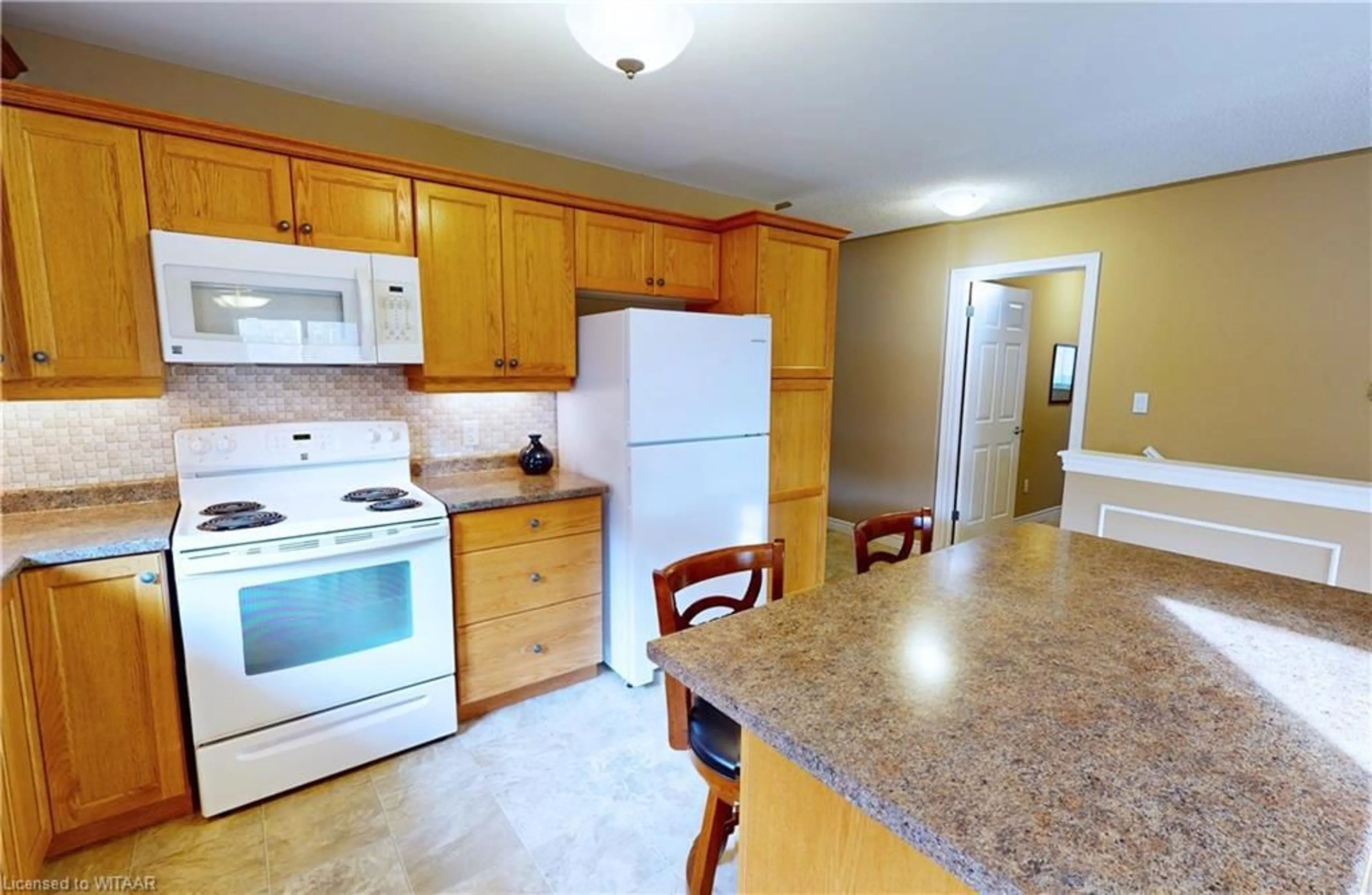 Standard kitchen, wood floors, cottage for 23 Hogarth Dr, Tillsonburg Ontario N4G 0C2