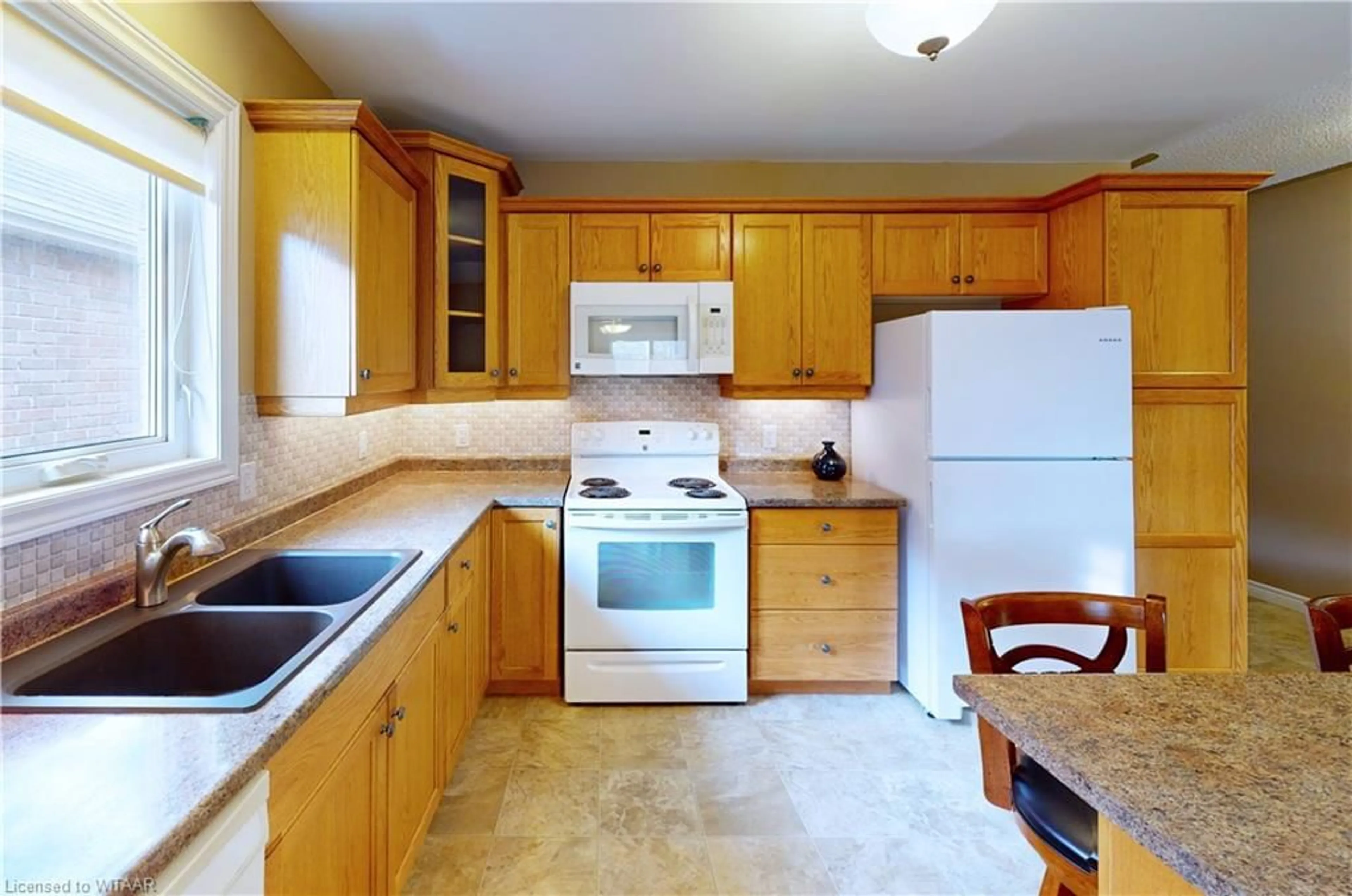 Standard kitchen, wood floors, cottage for 23 Hogarth Dr, Tillsonburg Ontario N4G 0C2