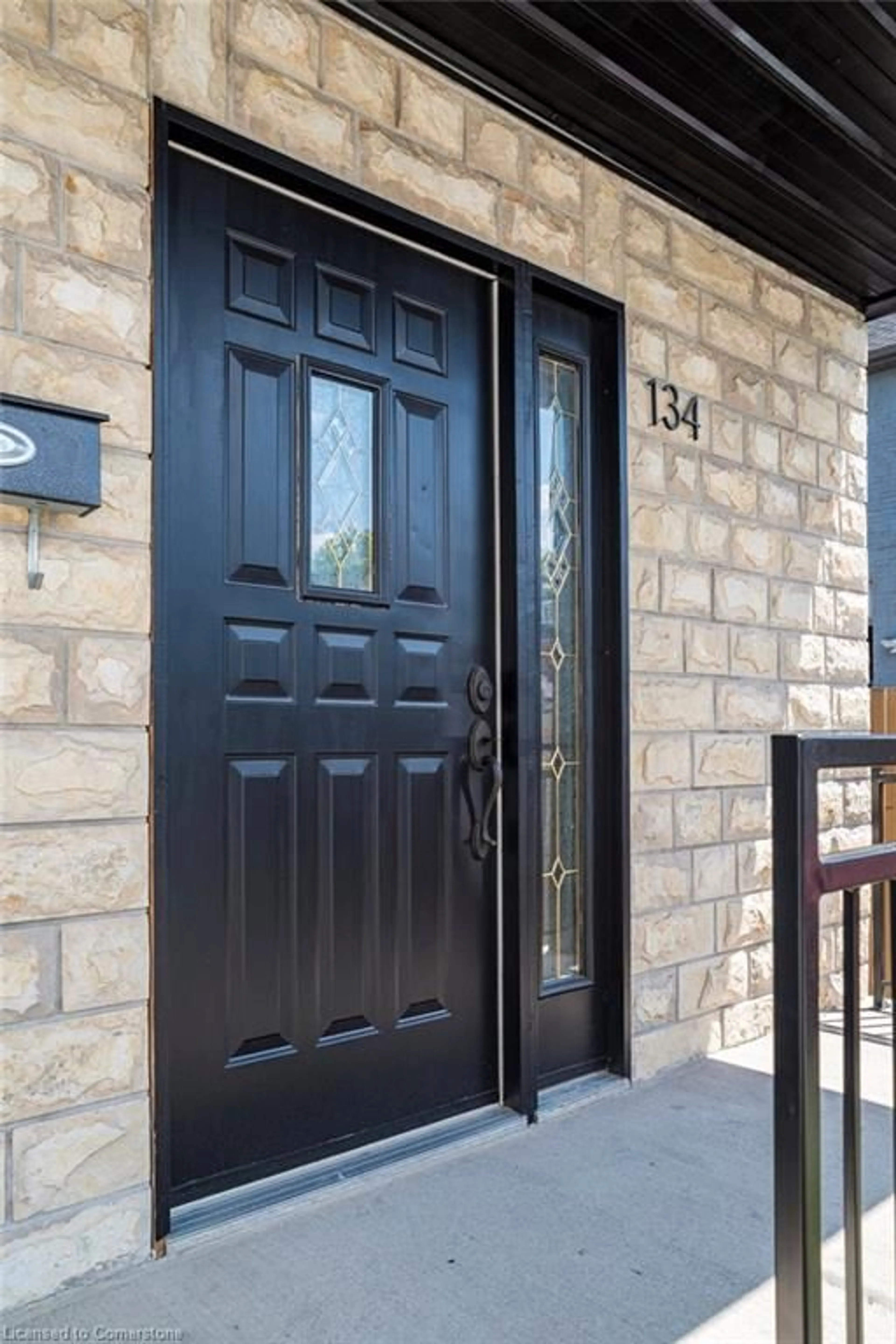 Indoor entryway for 134 Gibson Ave, Hamilton Ontario L8L 6J8