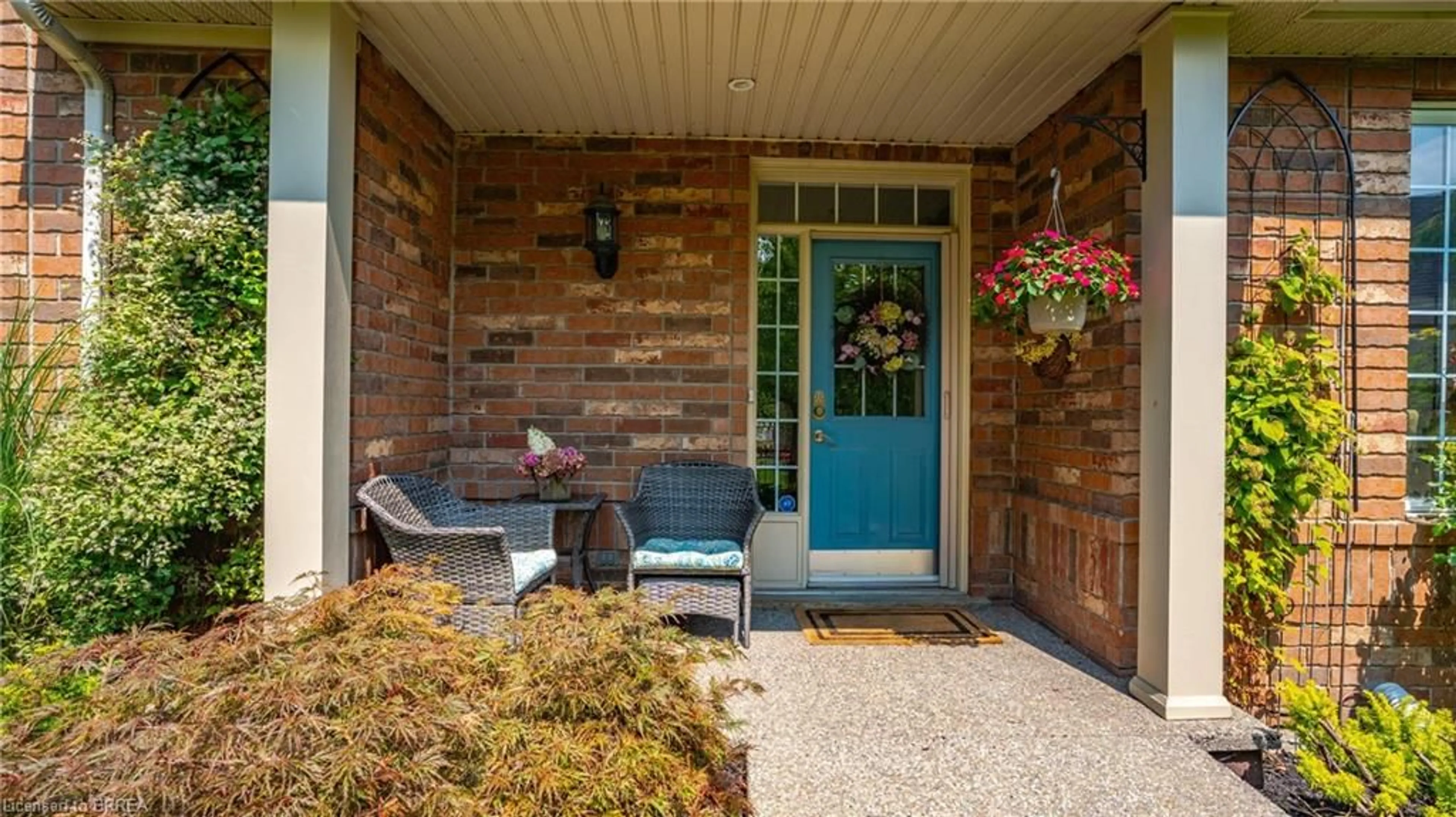 Indoor entryway, wood floors for 137 Thoroughbred Blvd, Ancaster Ontario L9K 1N2