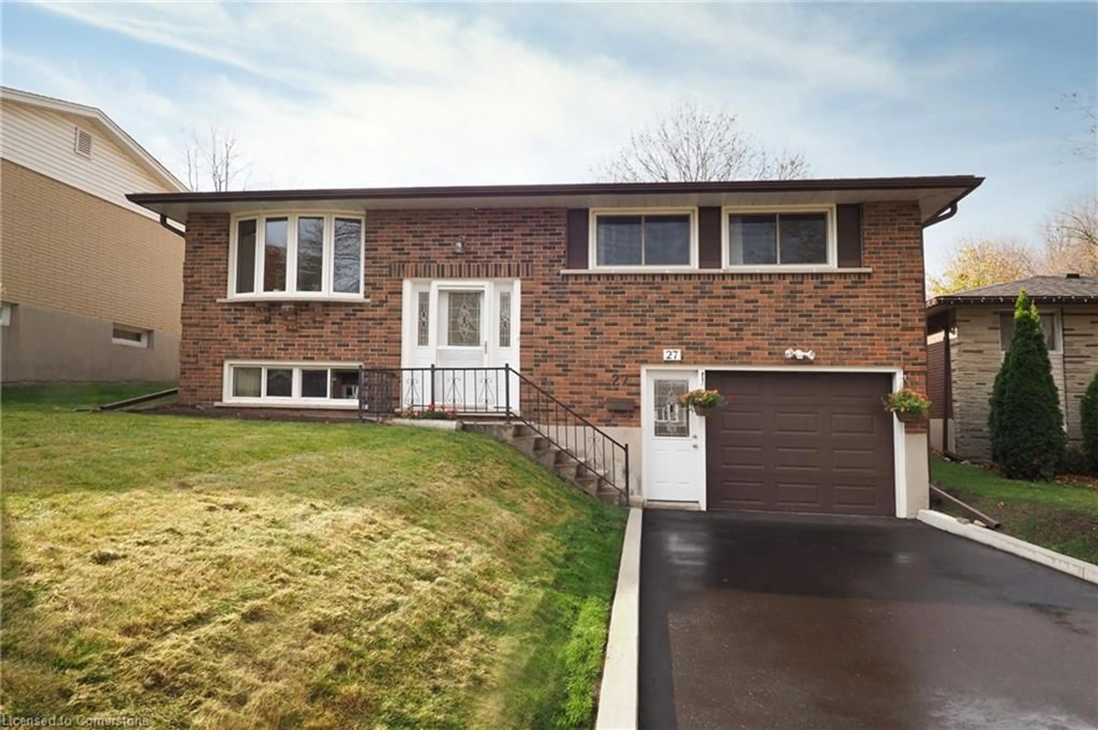 Frontside or backside of a home, the street view for 27 Gallarno Crt, Kitchener Ontario N2M 2Z6