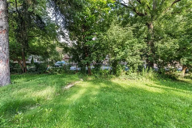 Additional property image - 112 Victoria St