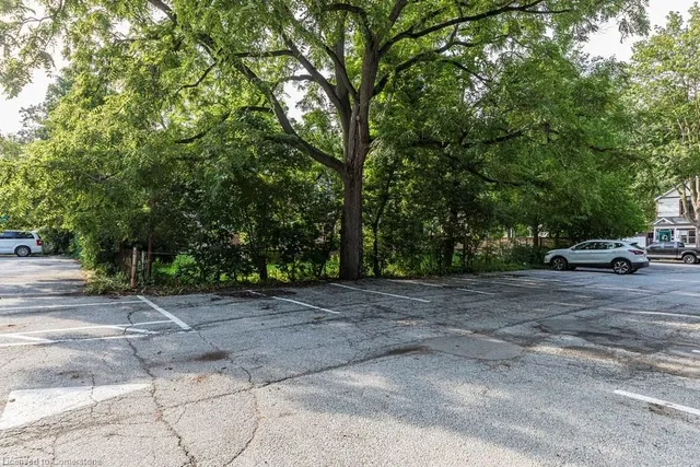 Additional property image - 112 Victoria St