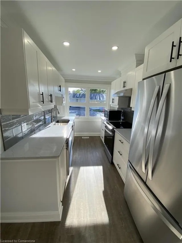 Additional property image - 40 Szollosy Cir