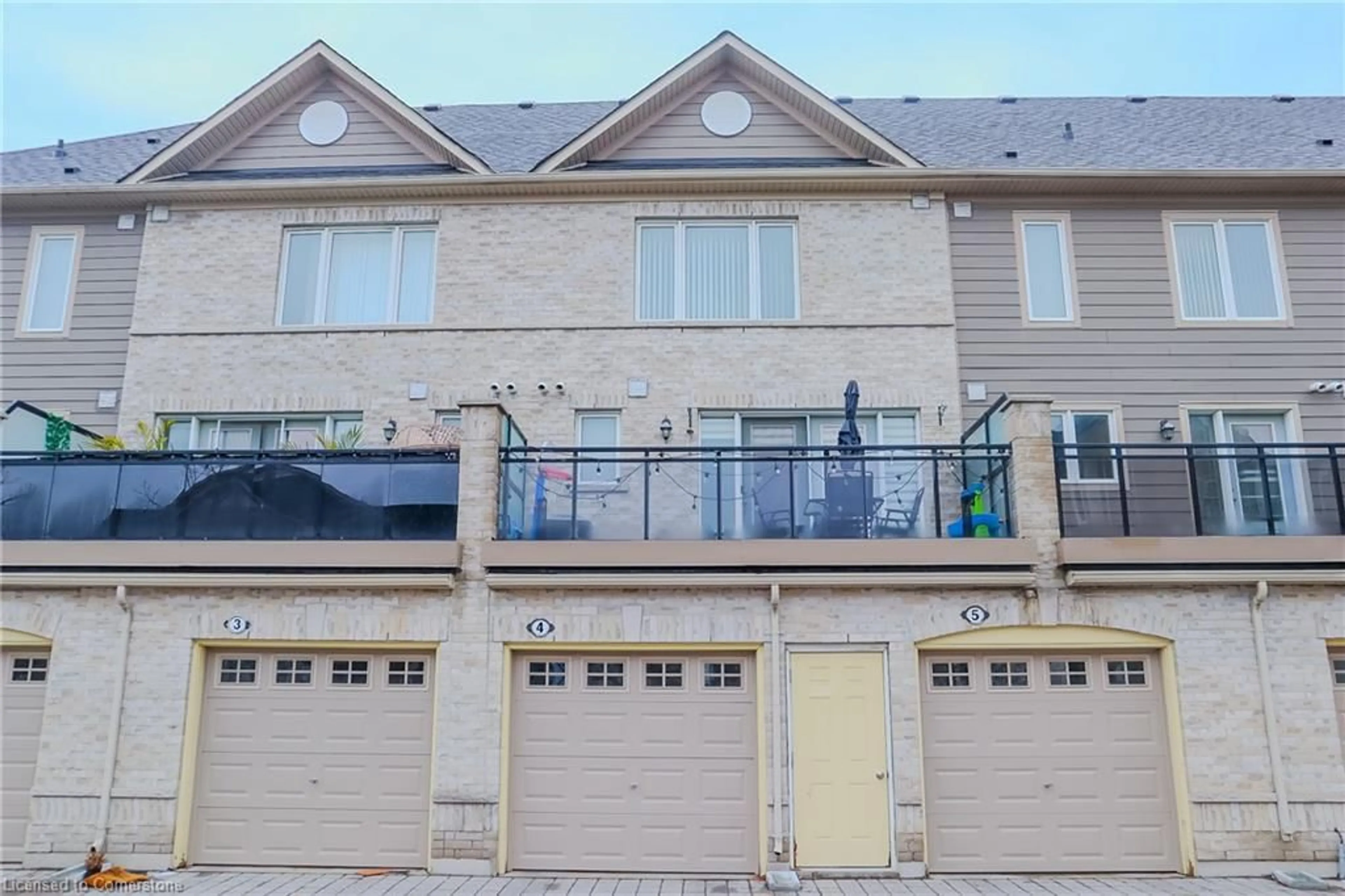 A pic from exterior of the house or condo, the front or back of building for 60 Fairwood Cir #4, Brampton Ontario L6R 0Y6