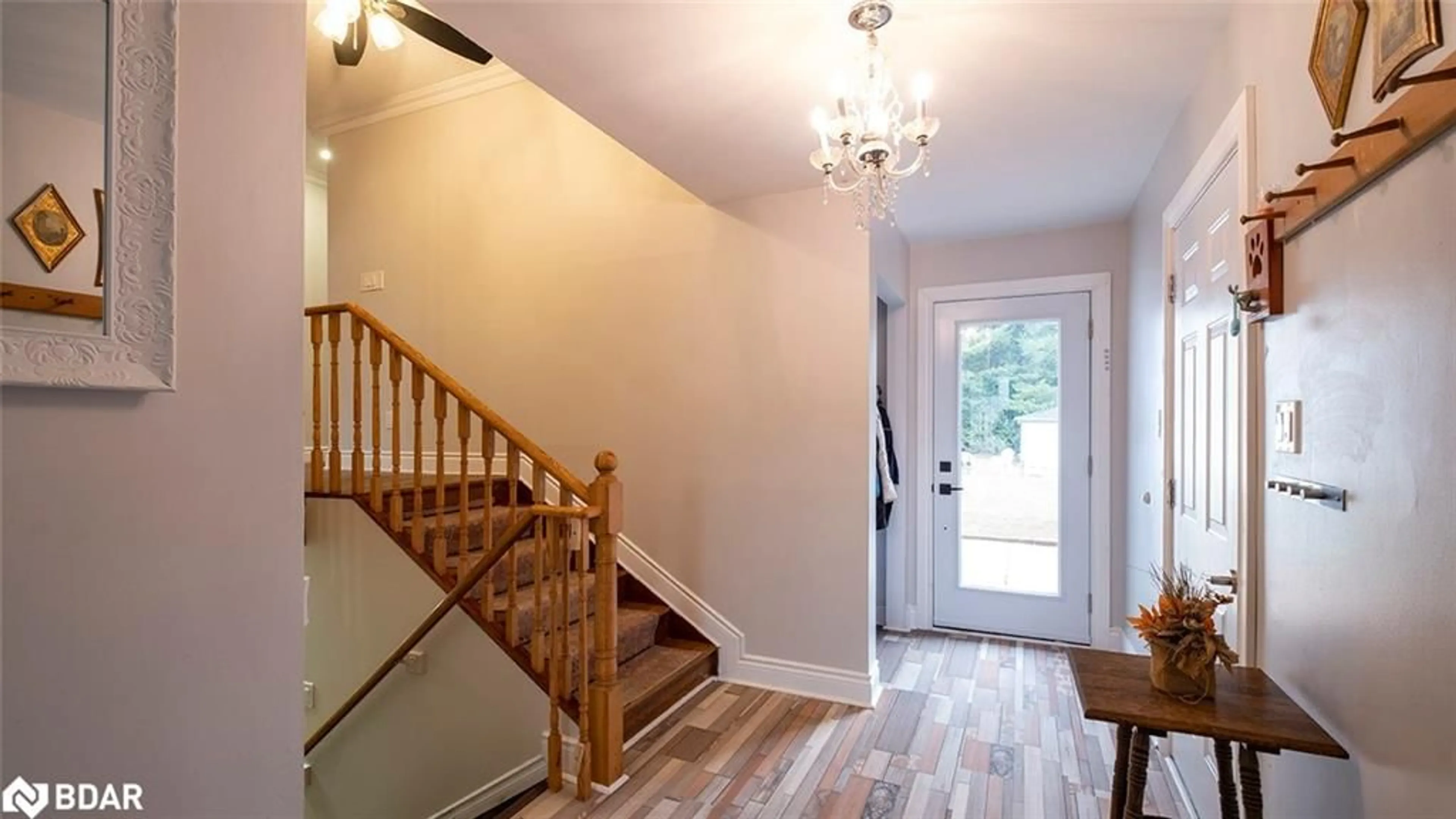 Indoor entryway, wood floors for 780 Pinegrove Ave, Innisfil Ontario L9S 2K2