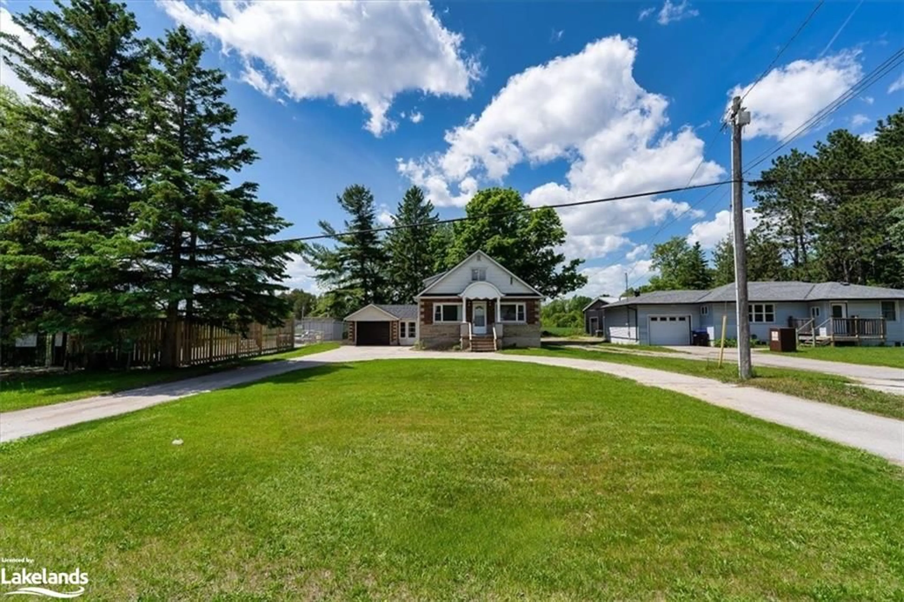 Frontside or backside of a home, cottage for 7613 Highway 26, Stayner Ontario L0M 1S0