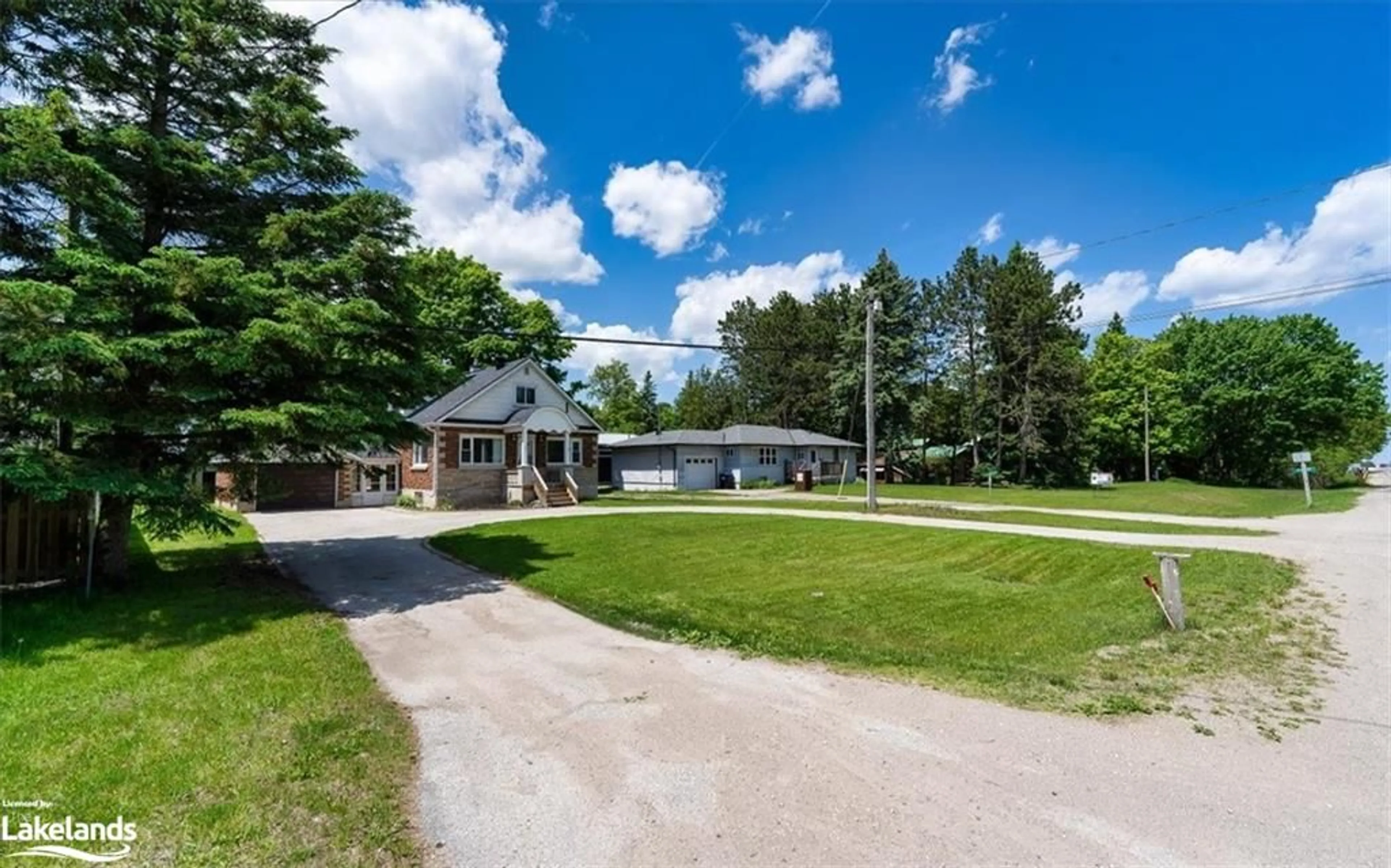 Frontside or backside of a home, cottage for 7613 Highway 26, Stayner Ontario L0M 1S0