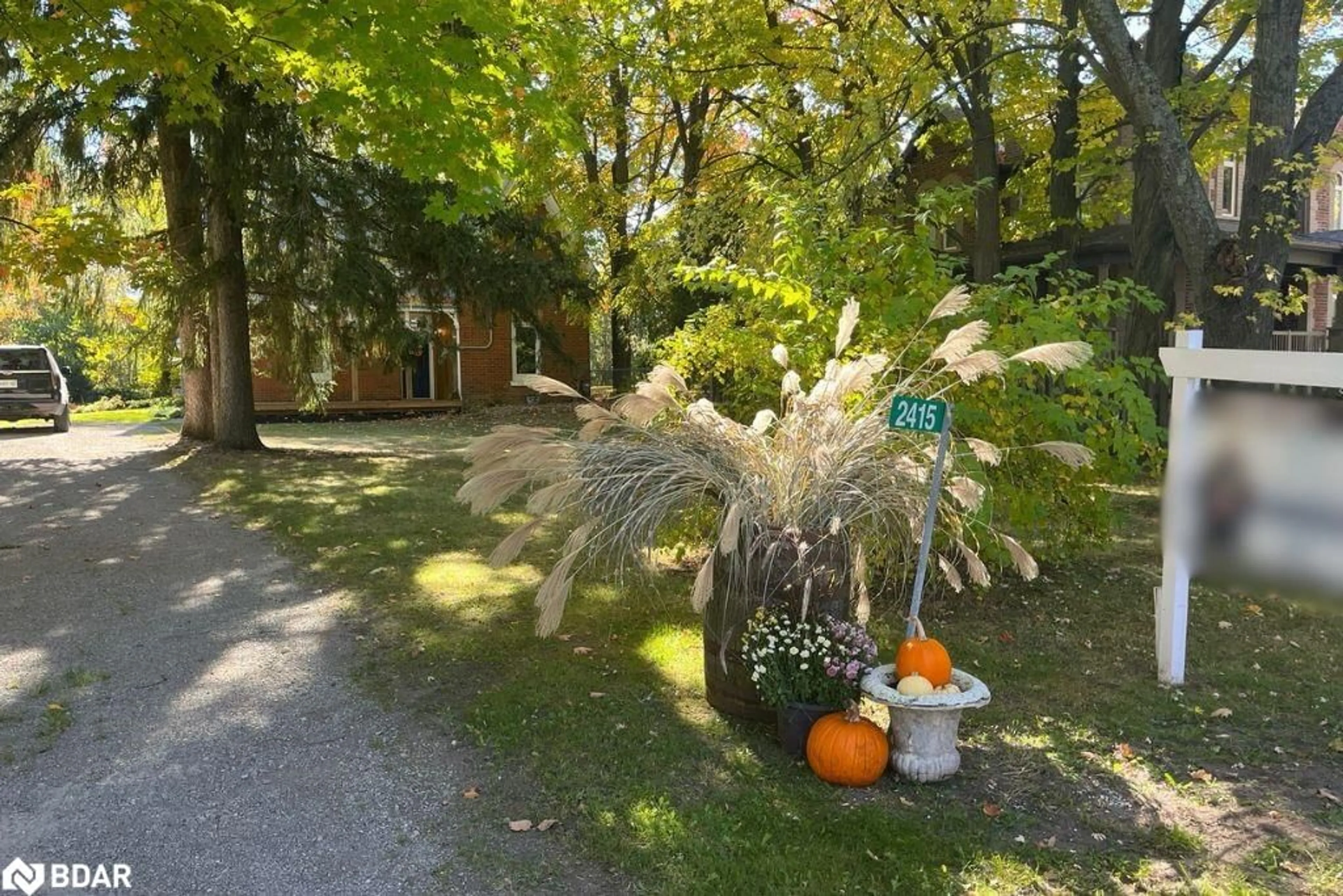 Patio, the street view for 2415 Ronald Rd, Minesing Ontario L9X 2C3