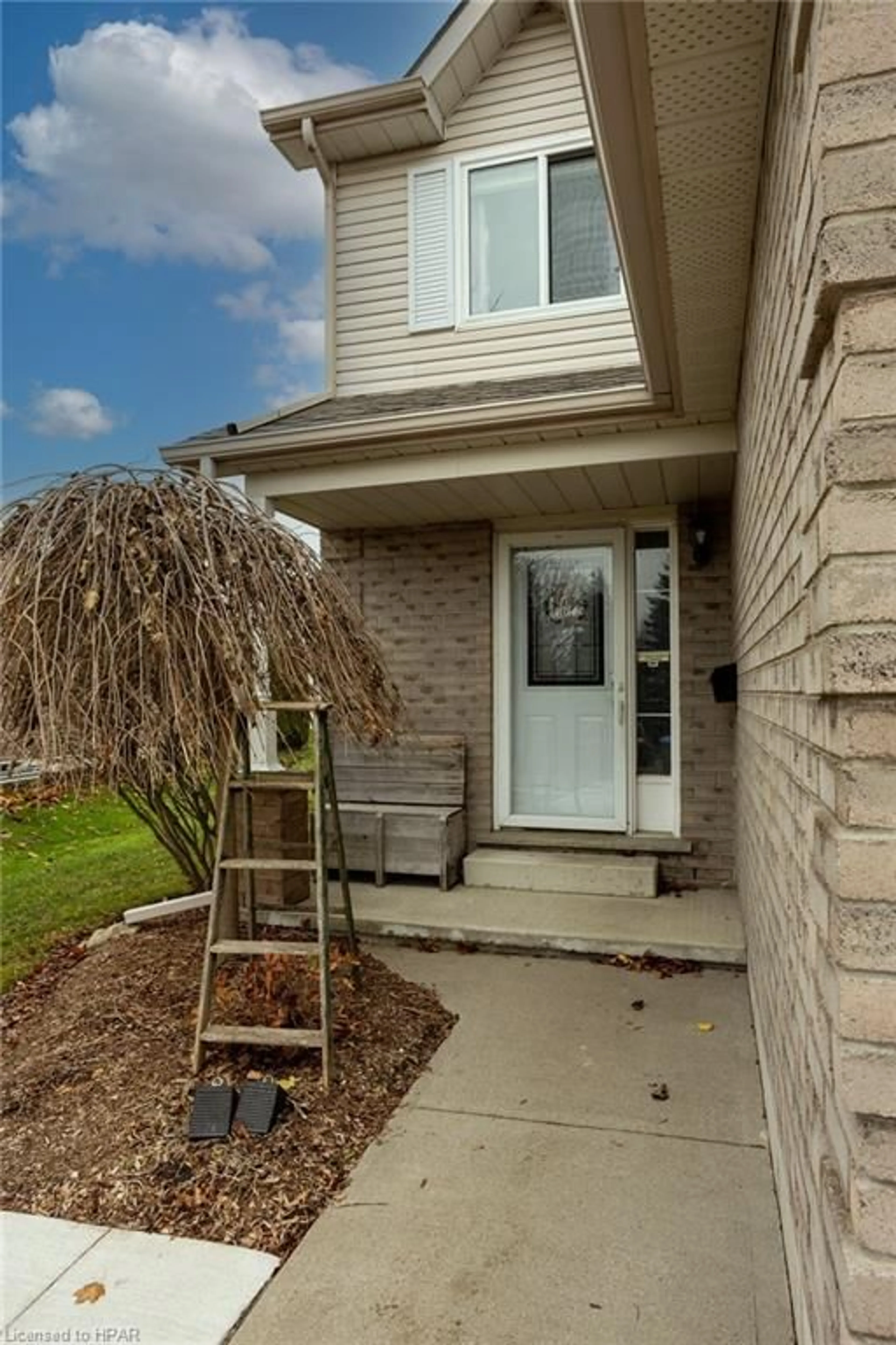 A pic from exterior of the house or condo, cottage for 793 Lavery St, Listowel Ontario N4W 3T4