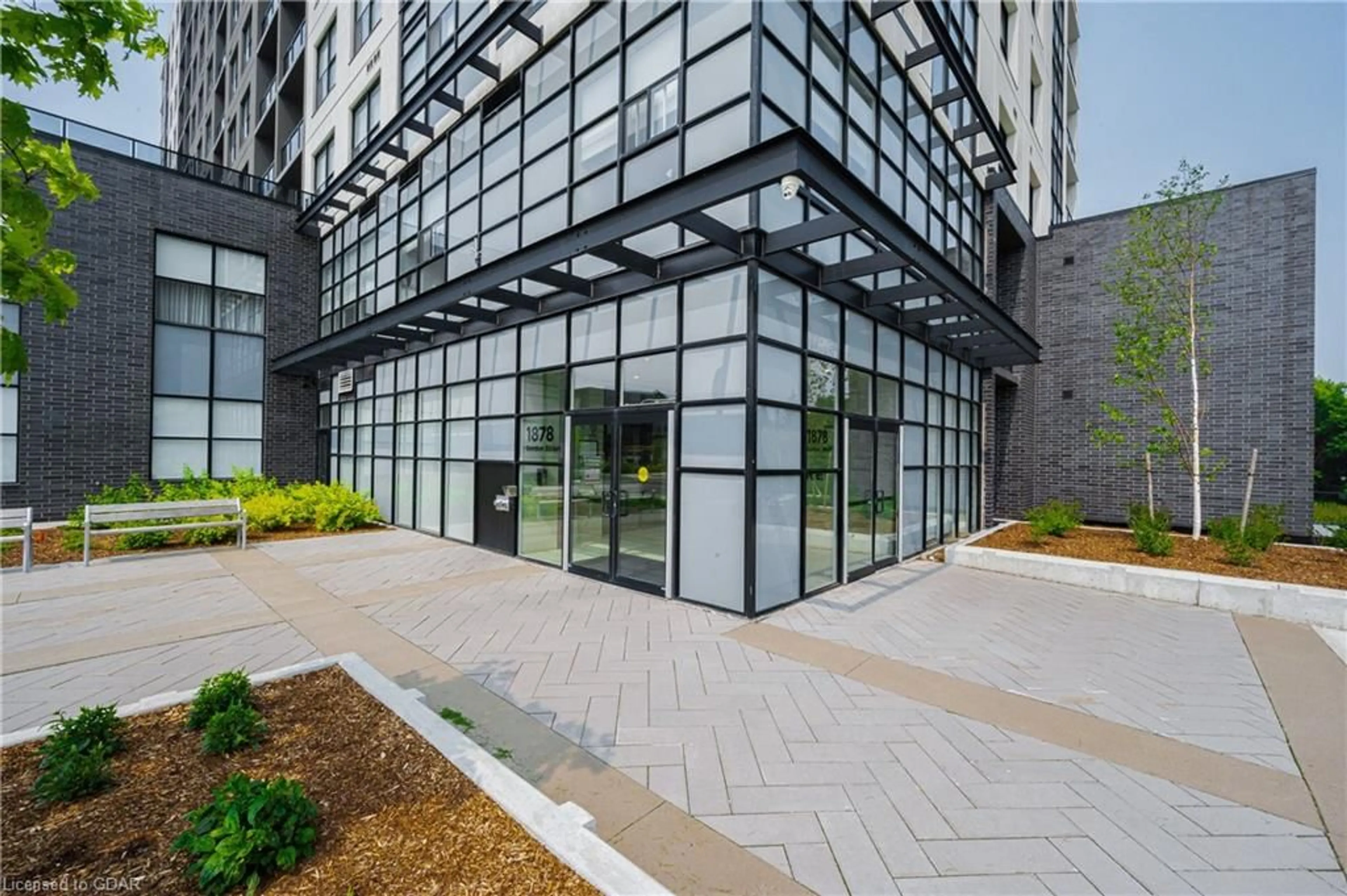 Indoor foyer, cement floor for 1878 Gordon St #709, Guelph Ontario N1L 0P4