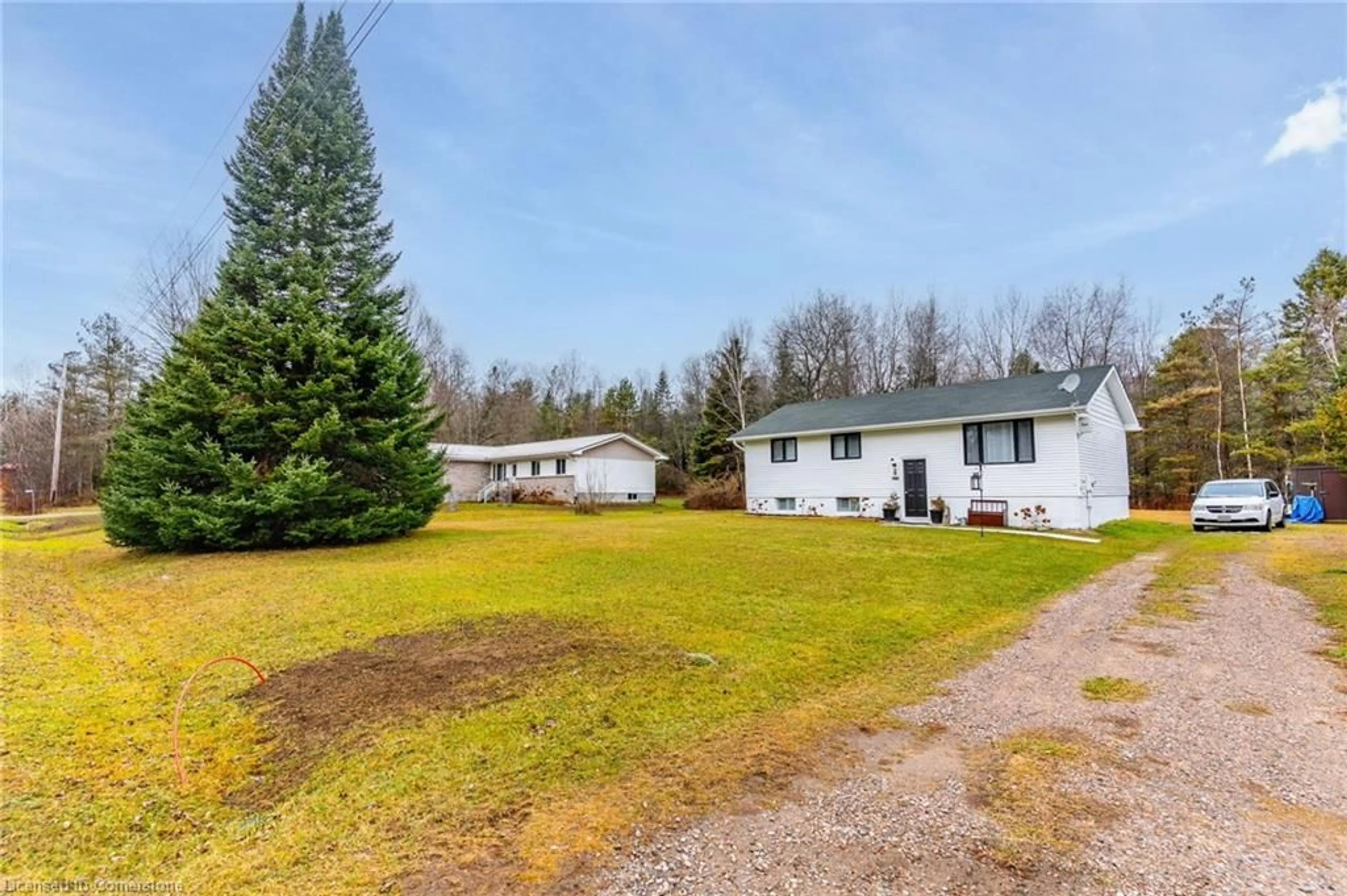 Frontside or backside of a home, cottage for 1010 Well St, Wilberforce Ontario K0L 3C0