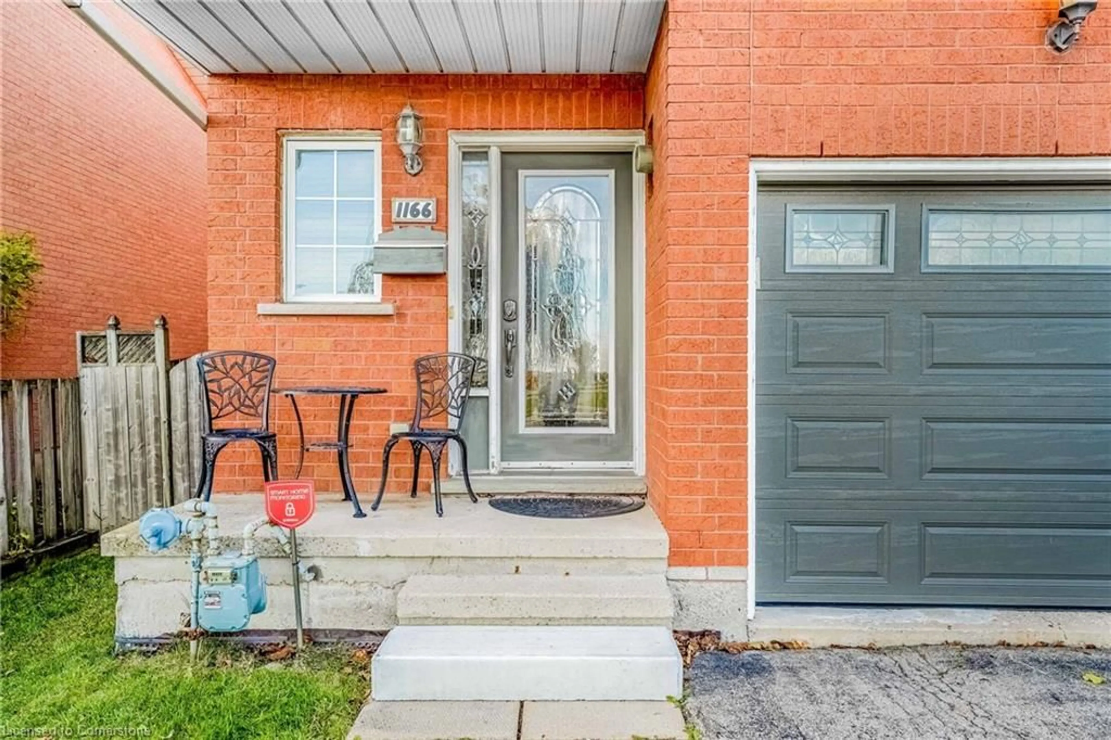 Home with brick exterior material for 1166 Upper Wentworth St, Hamilton Ontario L9A 5G2